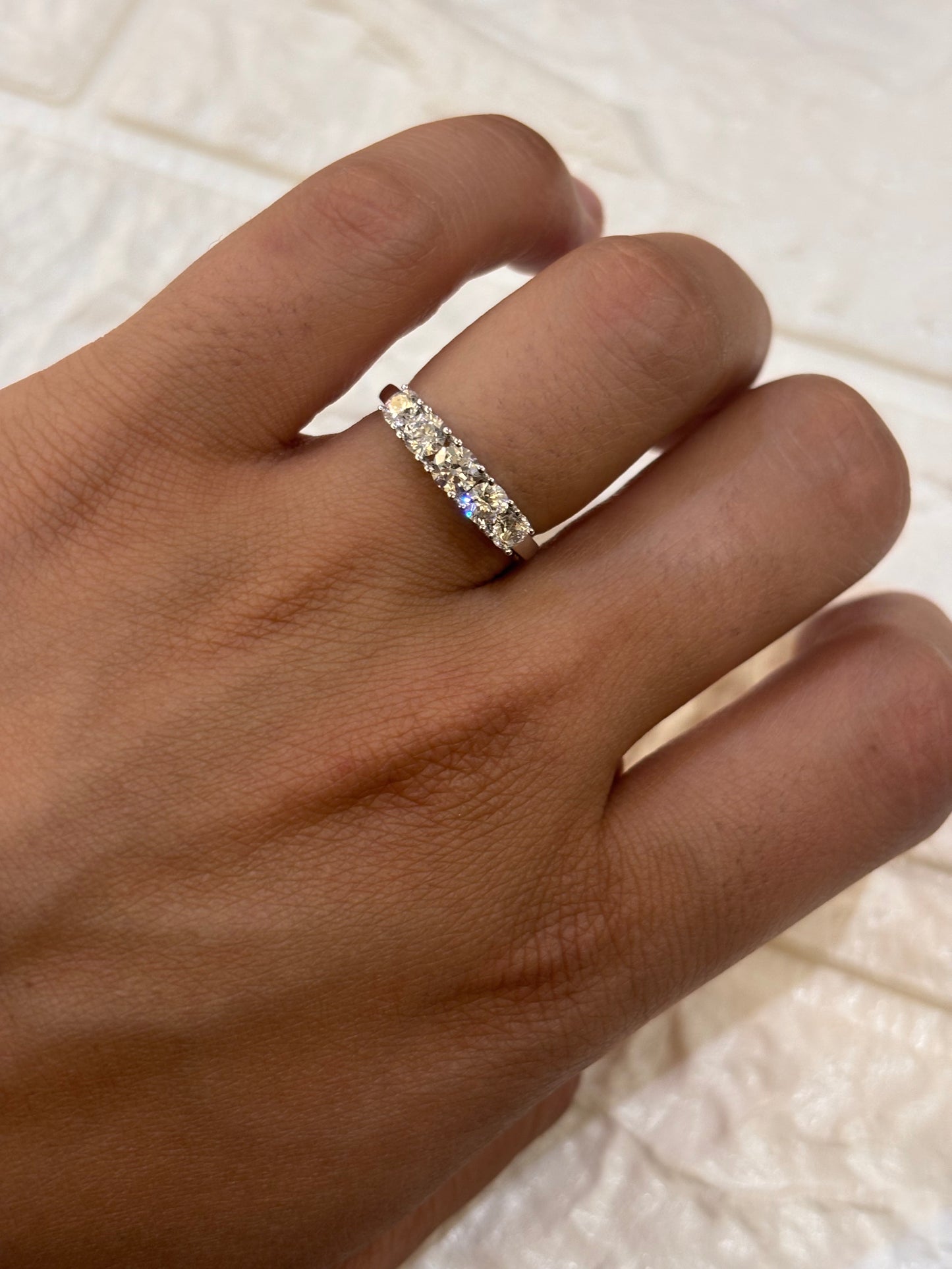 Anello Veretta 5 Pietre Oro Bianco 18 Carati
