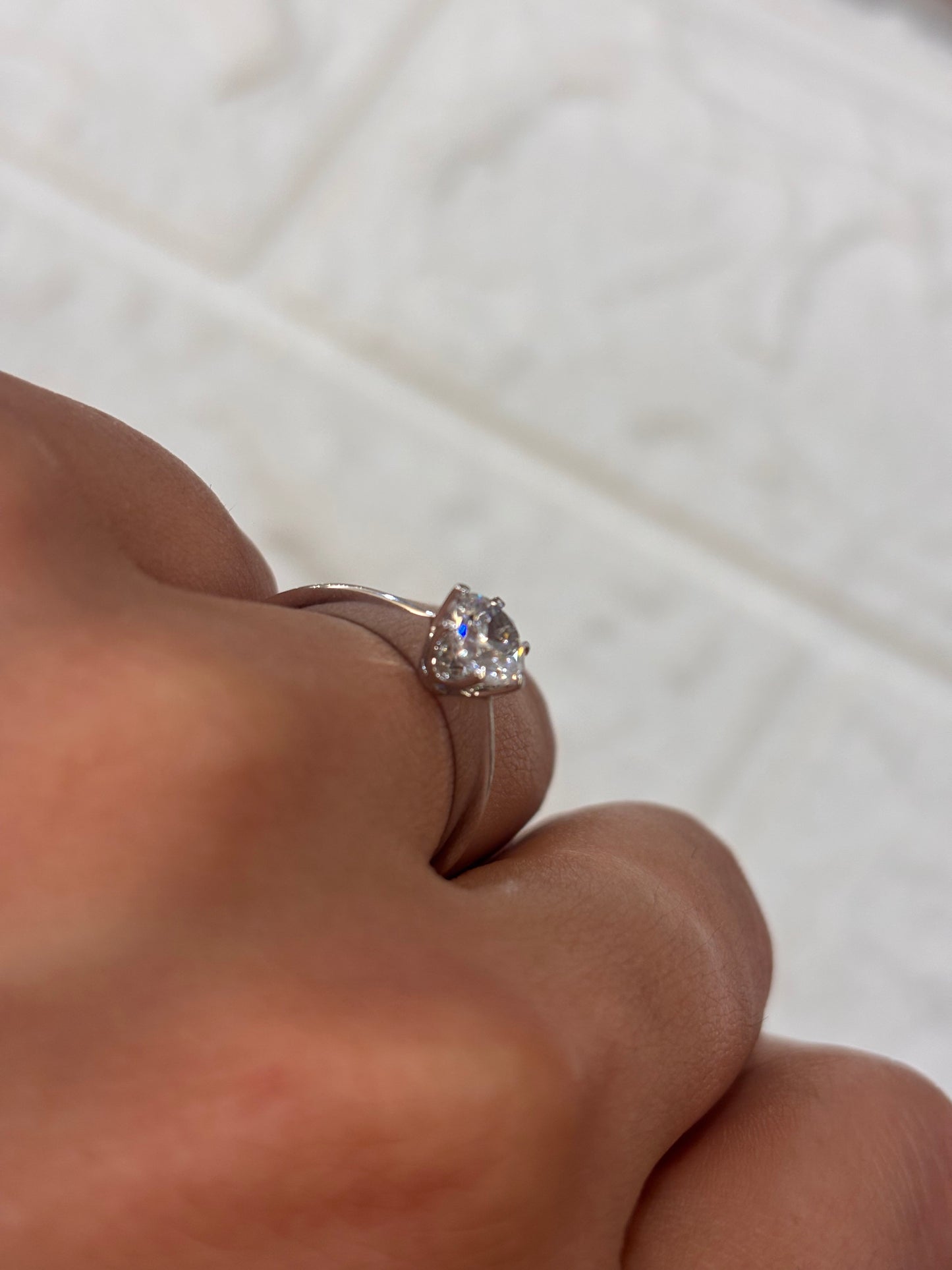 Anello Solitario Oro Bianco 18 Carati