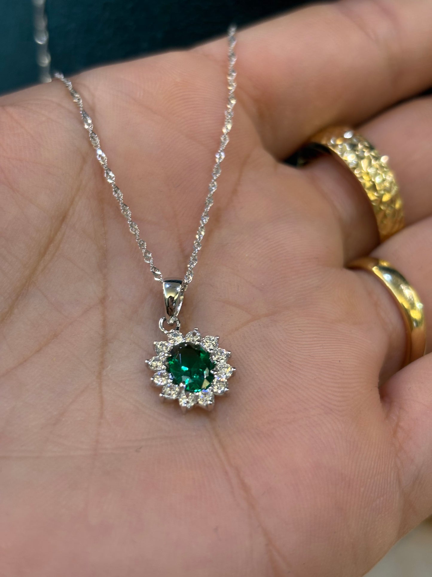 Collana Kate Oro Bianco 18 carati pietra verde