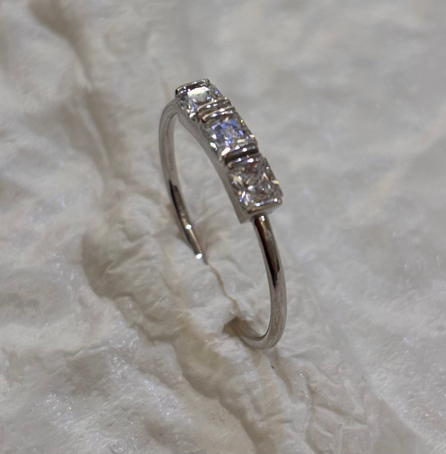 Anello Trilogy Oro Bianco 18 Carati