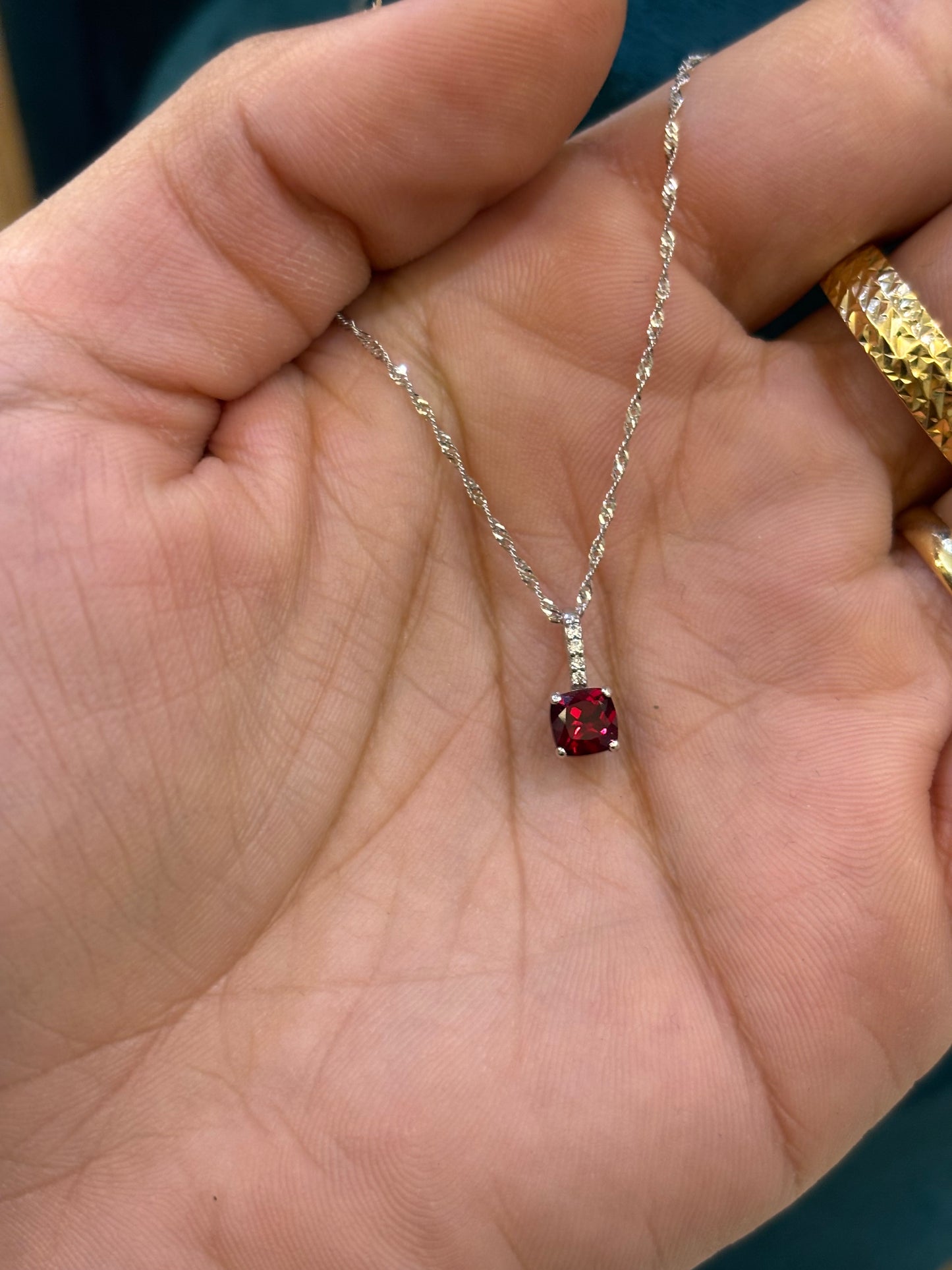 Collana Oro Bianco 18 Carati pietra rossa