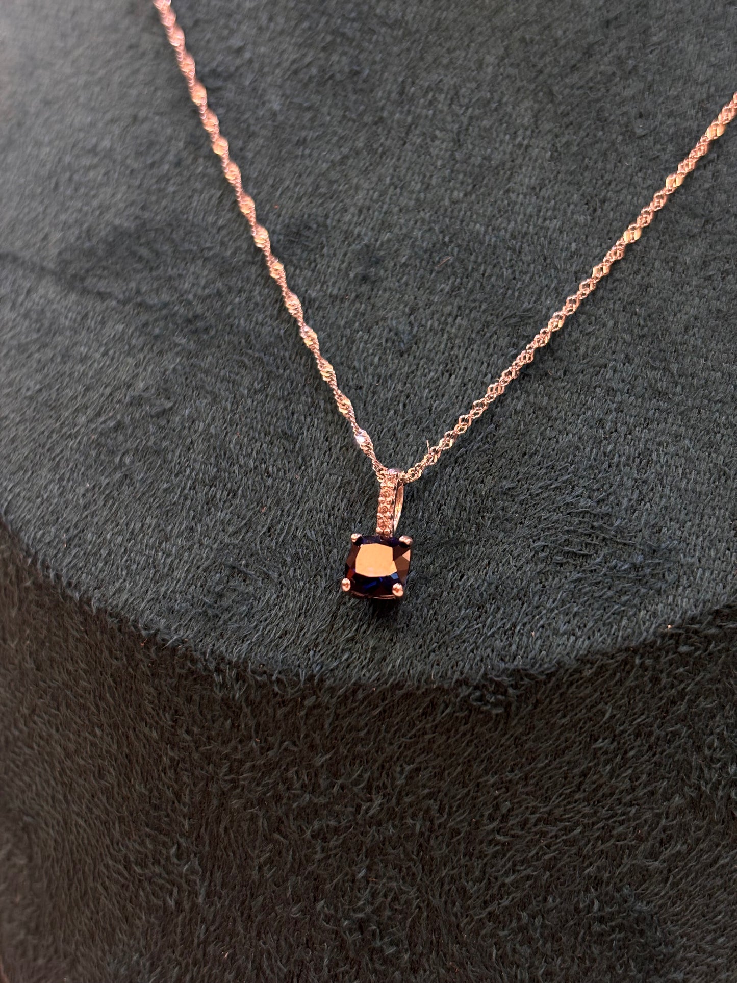 Collana Oro bianco 18 carati pietra blu