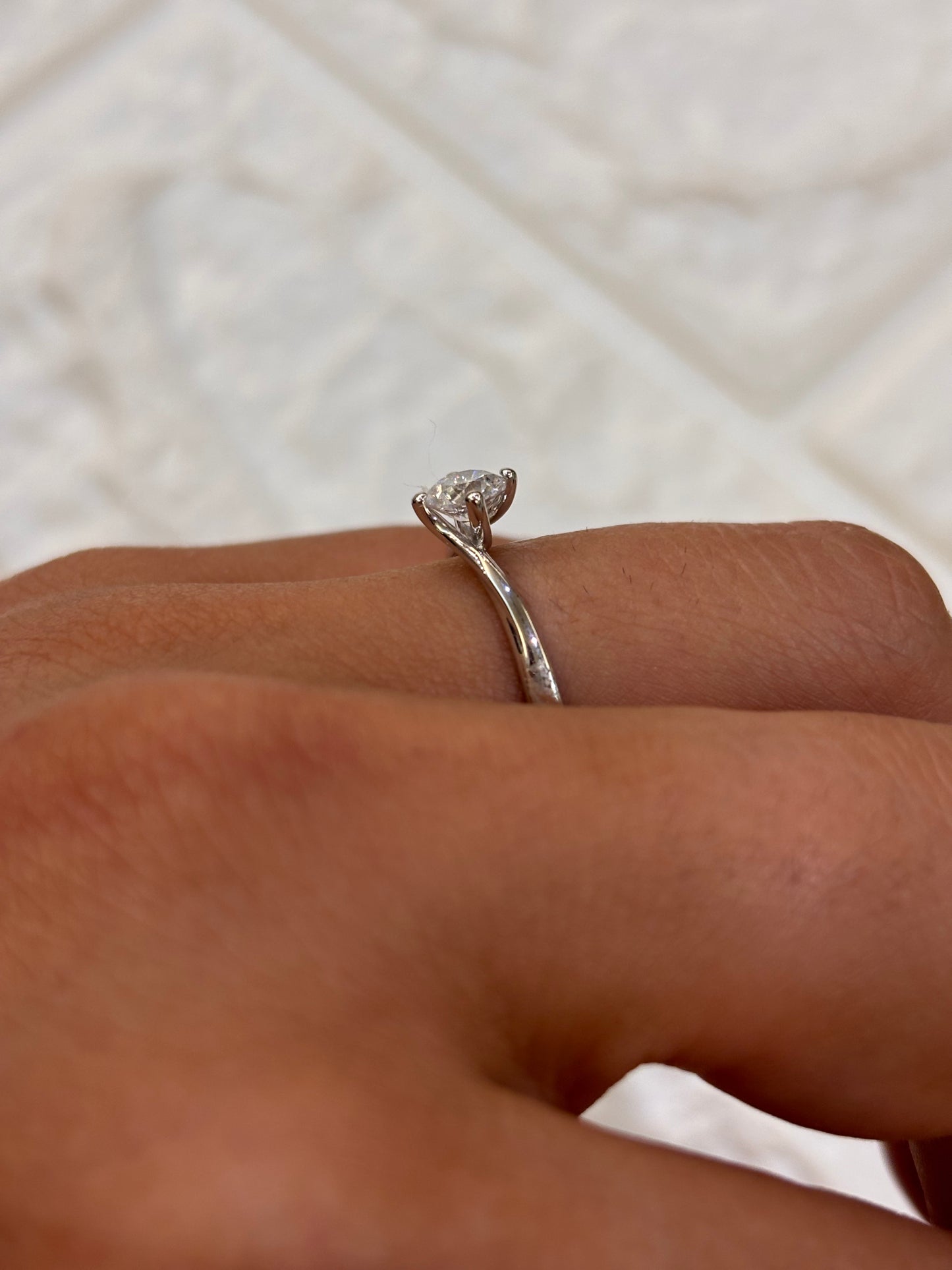 Anello Solitario Oro Bianco 18 Carati