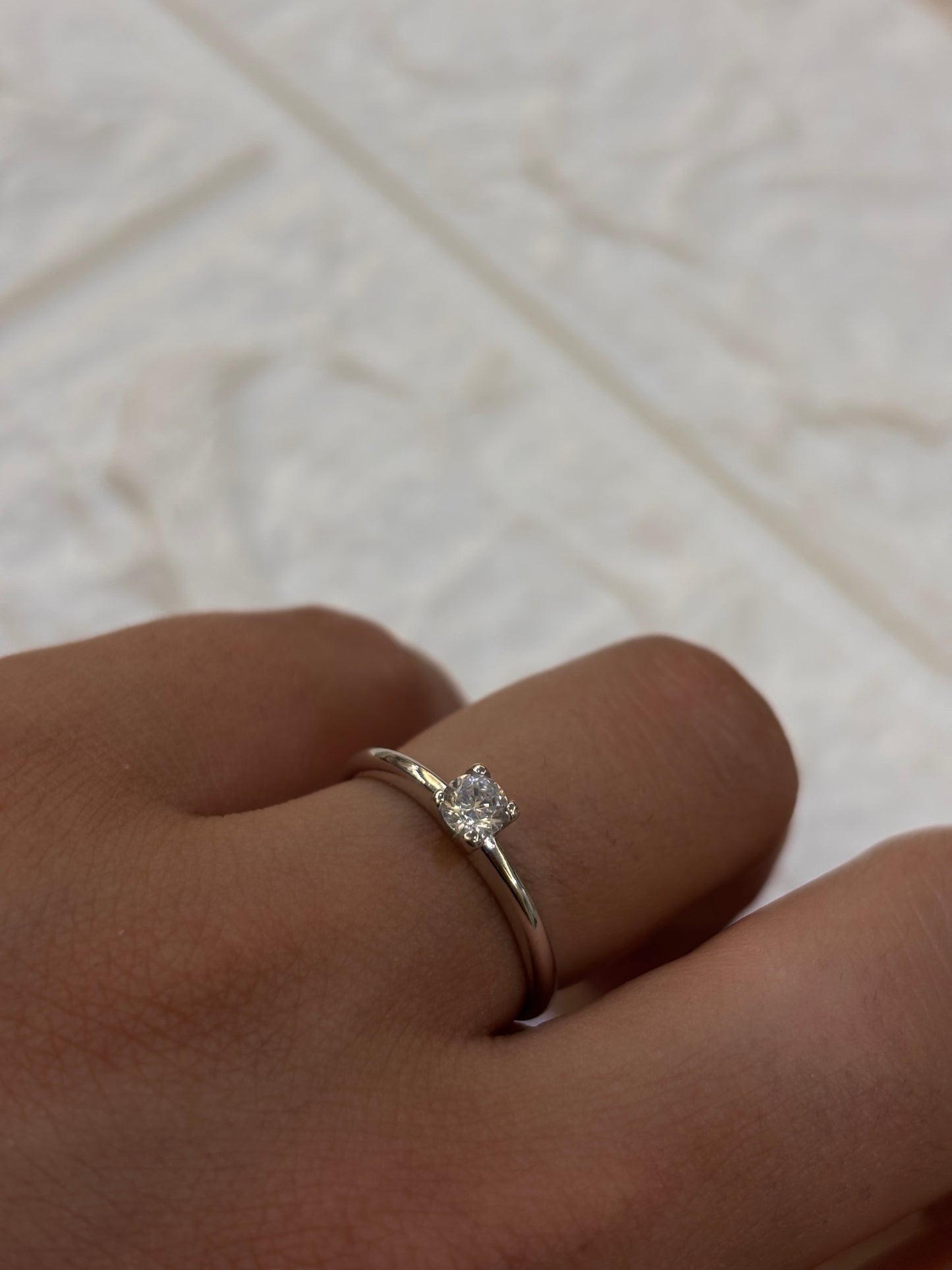 Anello Solitario Oro Bianco 18 Carati