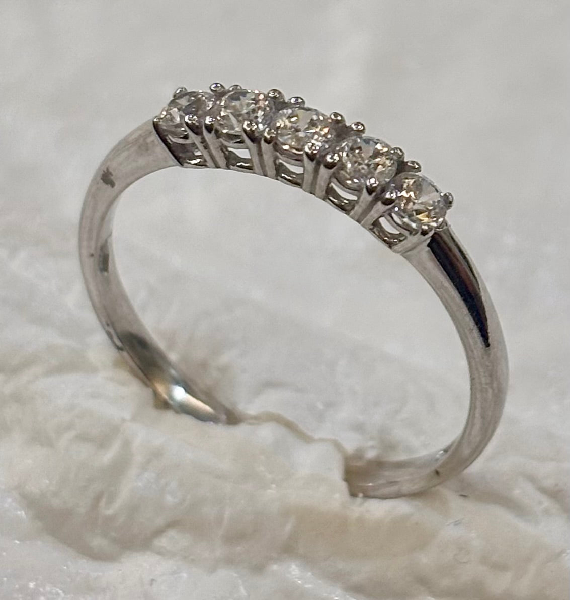 Anello Veretta 5 Pietre Oro Bianco 18 Carati