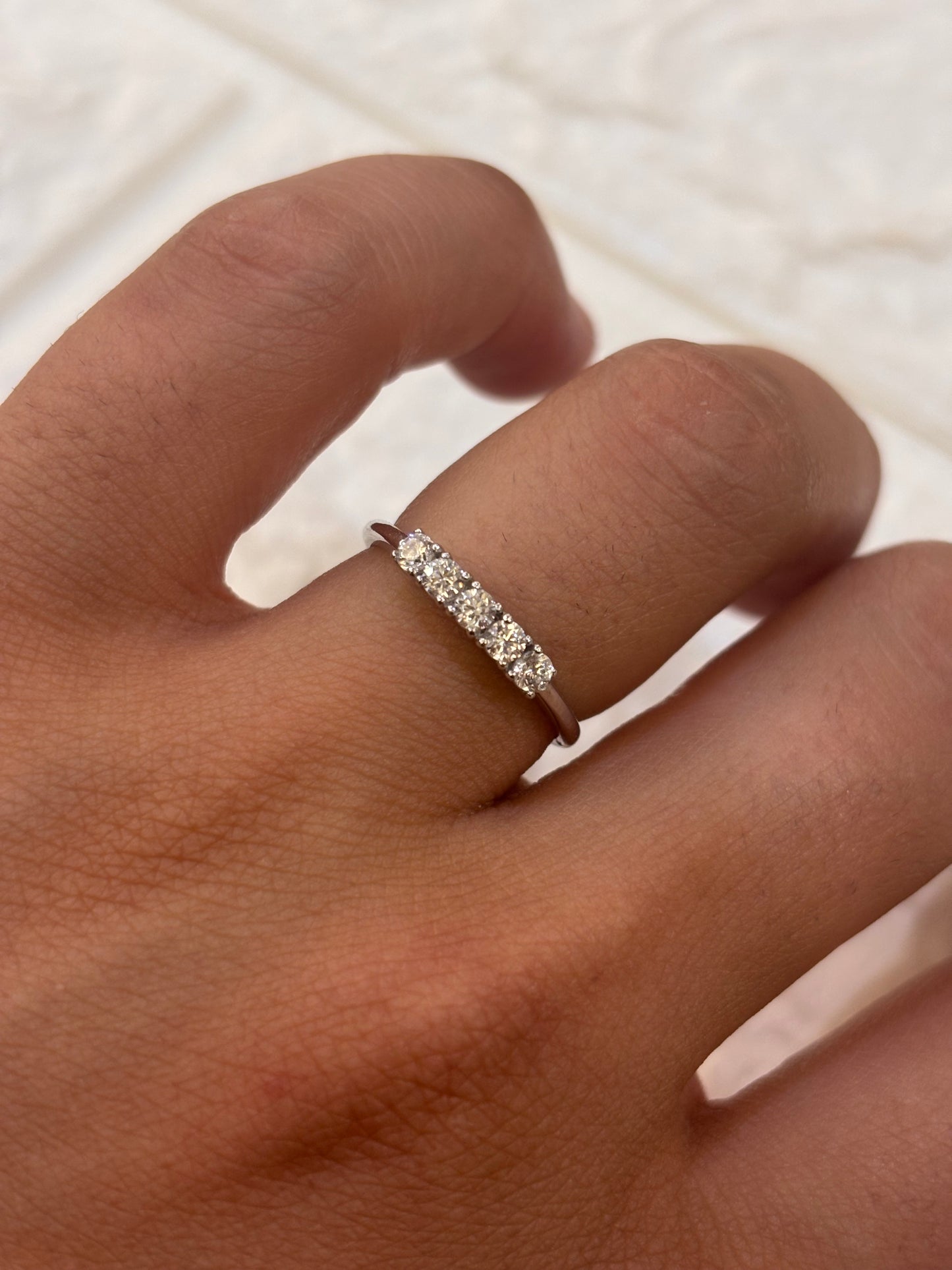 Anello Veretta 5 Pietre Oro Bianco 18 Carati
