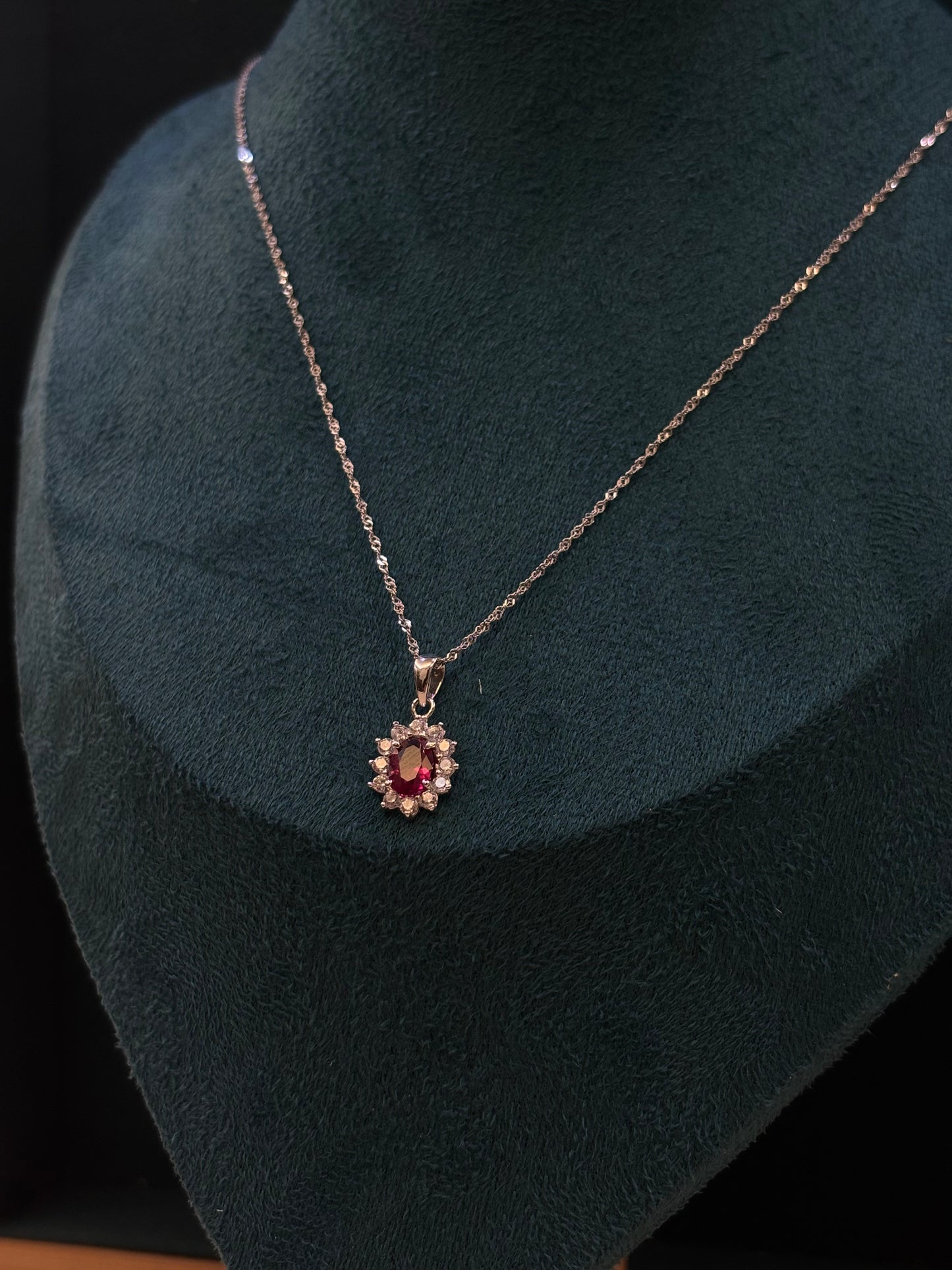 Collana Kate Oro Bianco 18 Carati pietra rossa