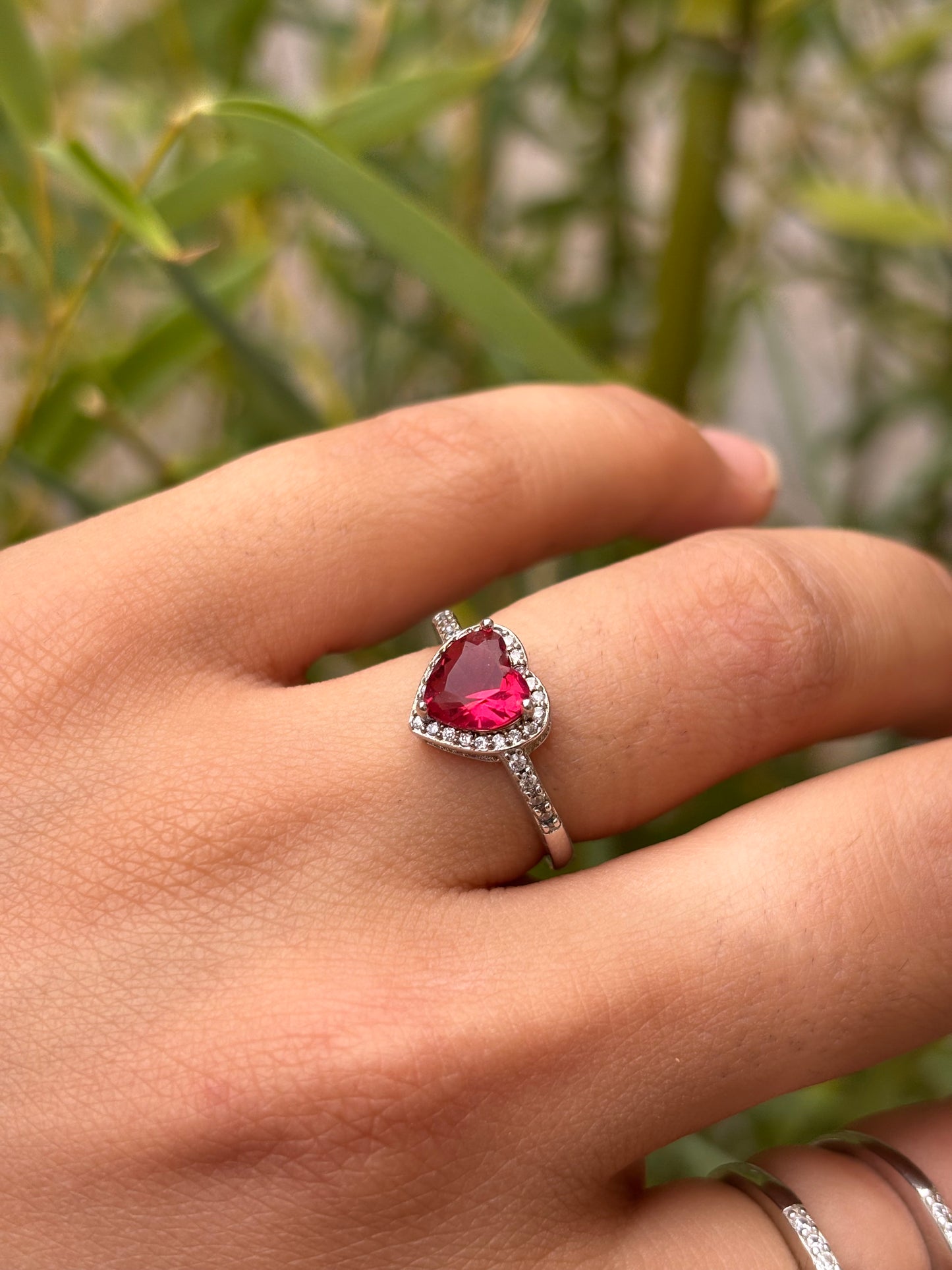 Anello cuore colorato