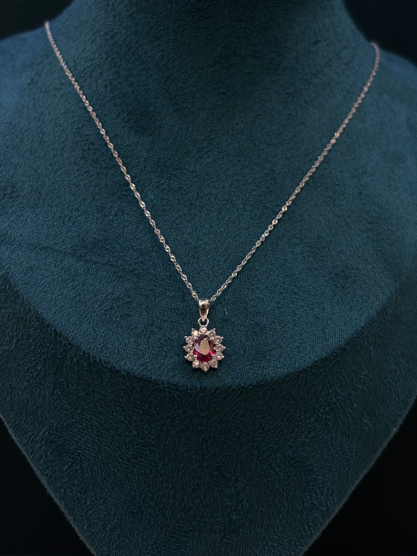 Collana Kate Oro Bianco 18 Carati pietra rossa