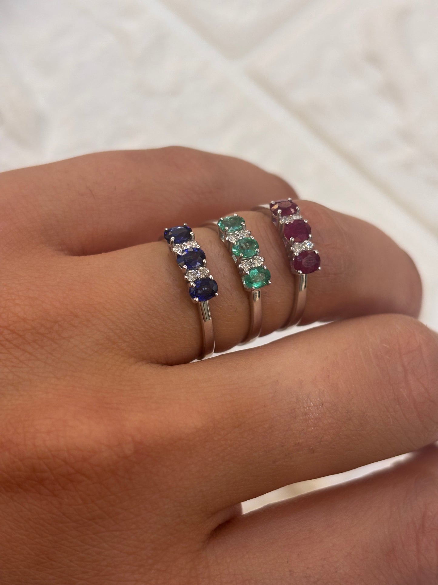 ANELLO TRILOGY MODENA GIOIELLI RUBINO,SMERLADO ,ZAFFIRO E DIAMANTI