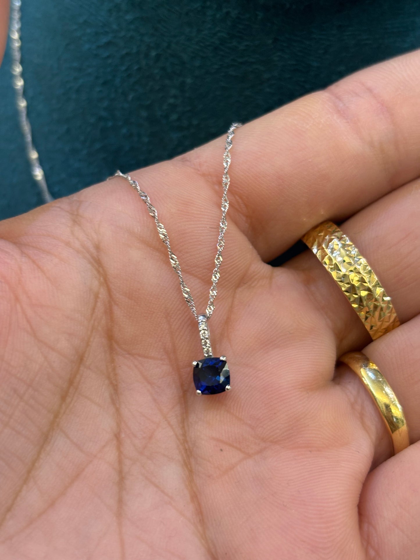 Collana Oro bianco 18 carati pietra blu