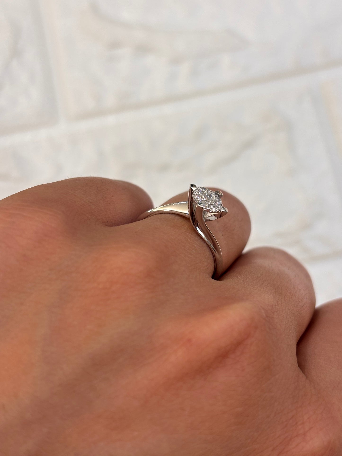 ANELLO SOLITARIO MAGIC ORO BIANCO E DIAMANTI PROMESSE GIOIELLI FW3026