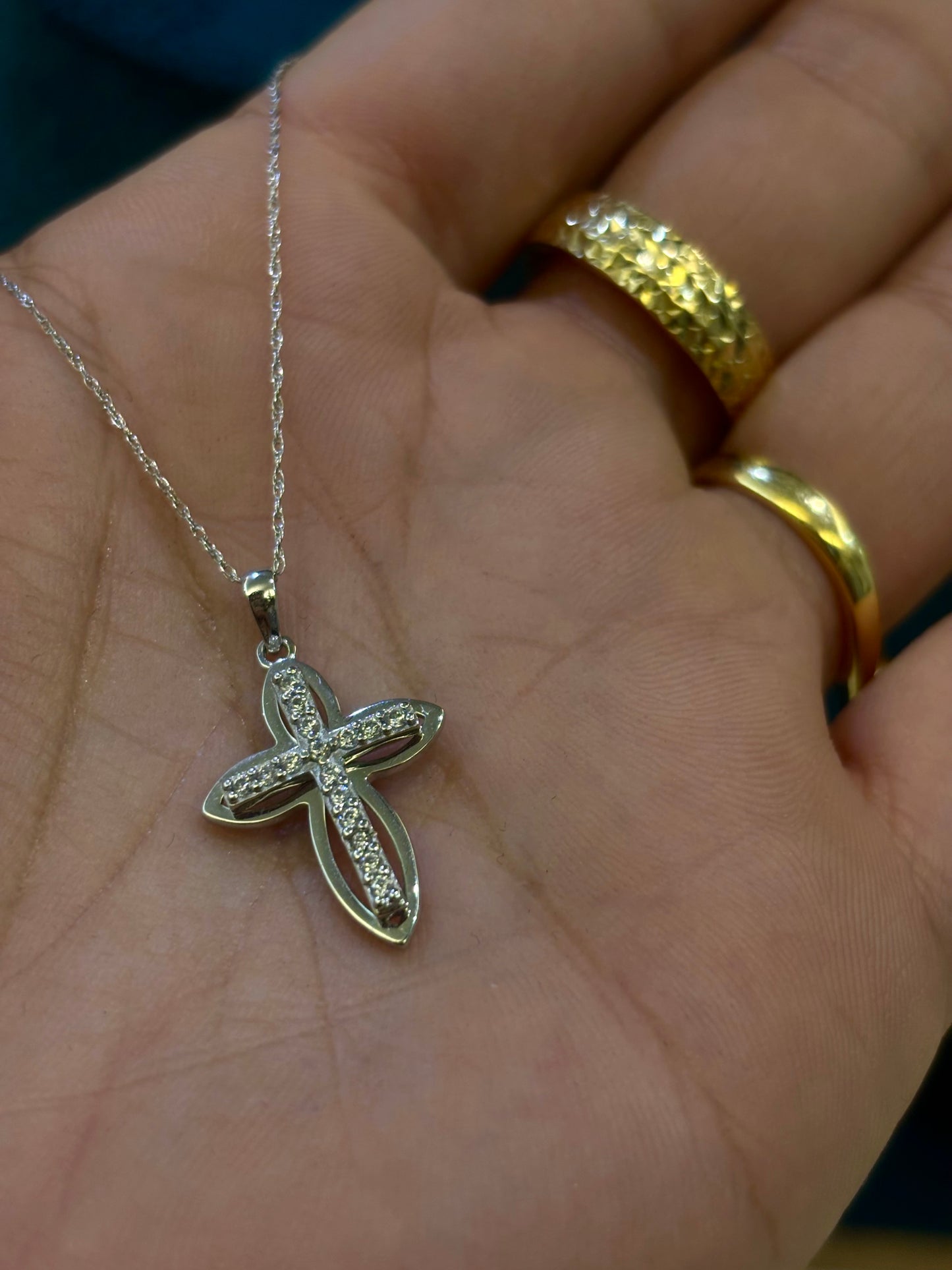 Collana Croce Oro Bianco18 carati con zirconi