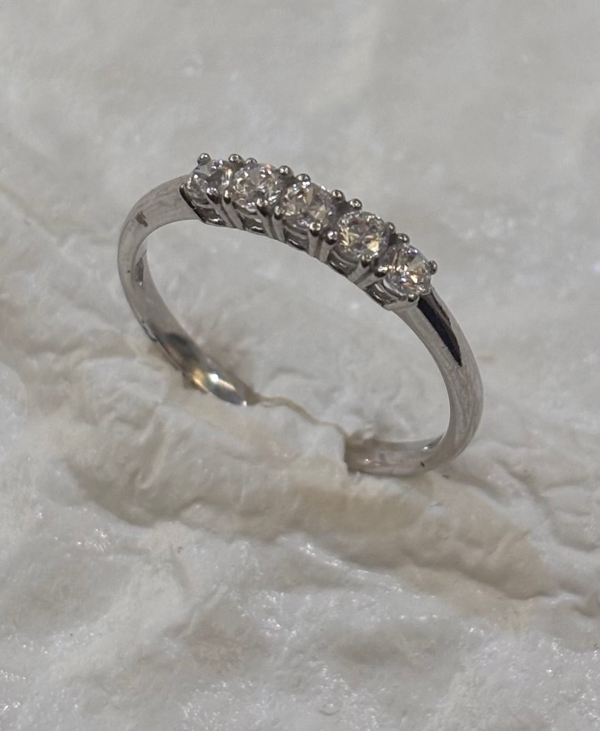 Anello Veretta 5 Pietre Oro Bianco 18 Carati