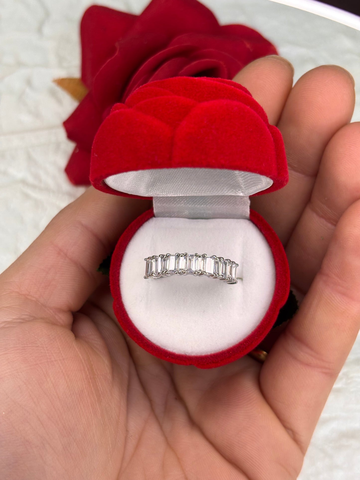 Anello Veretta con zirconi taglio Baguette Argento 925