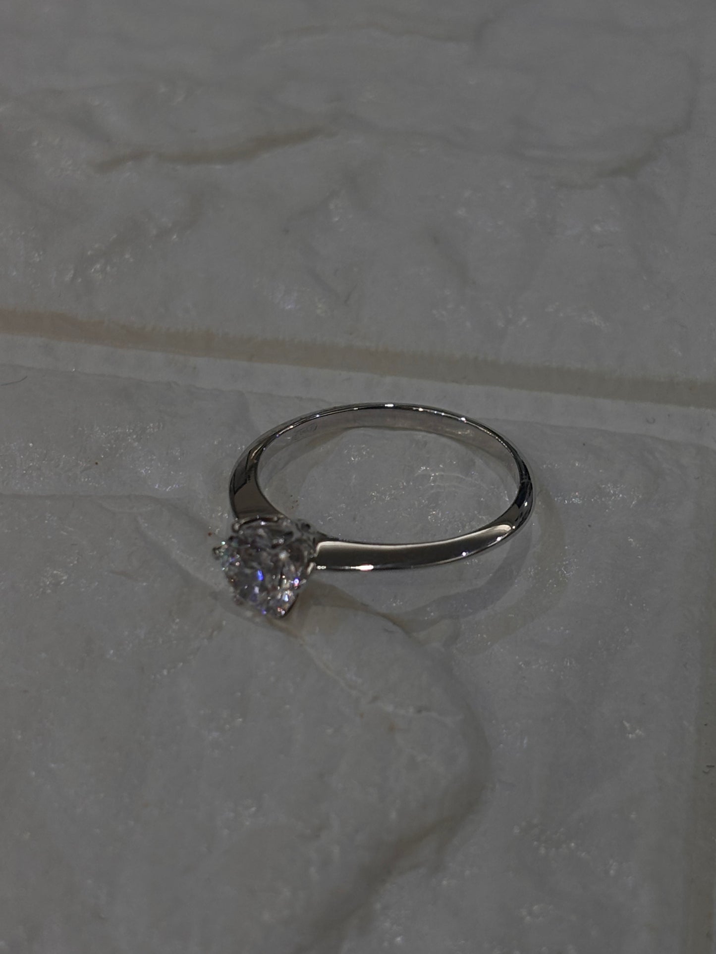 Anello Solitario Oro Bianco 18 Carati
