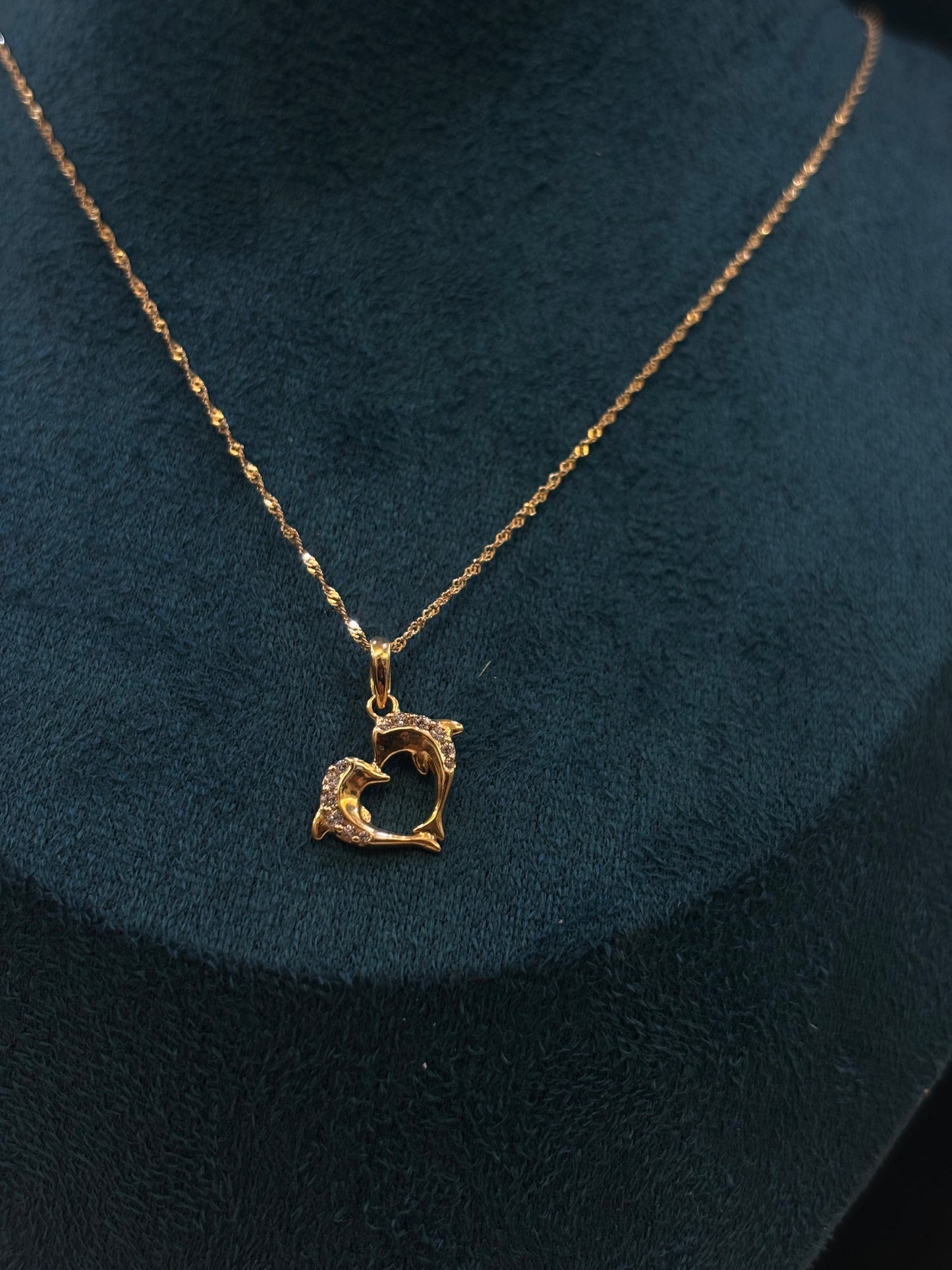 Collana Oro 18 Carati cuore con delfini