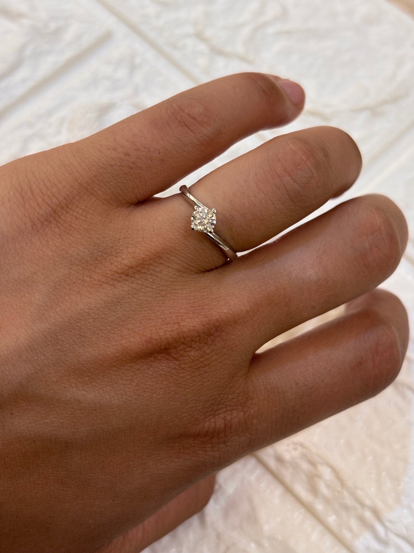 Anello Solitario Oro Bianco 18 Carati