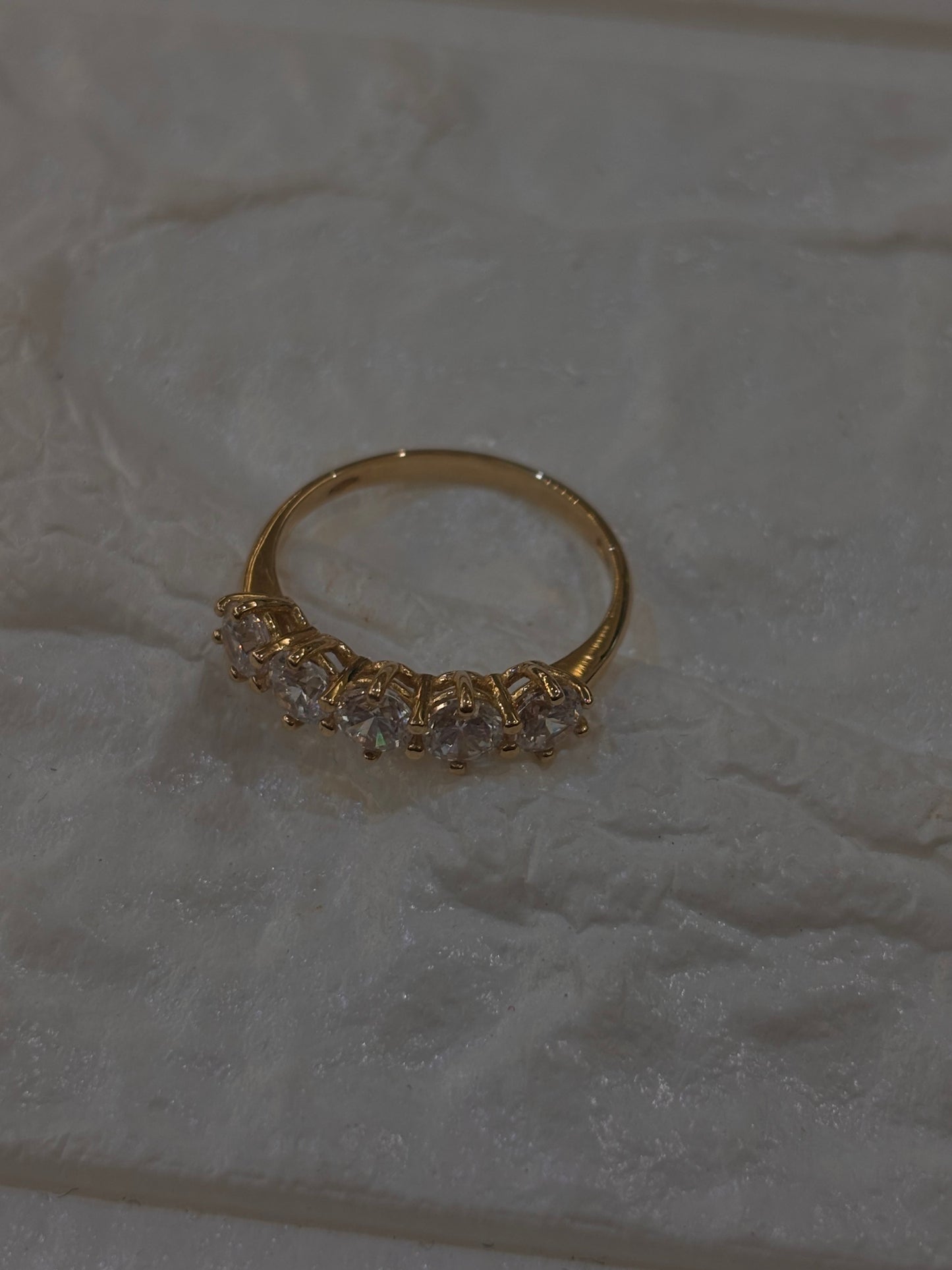 Anello Veretta 5 Pietre Oro giallo 18 Carati