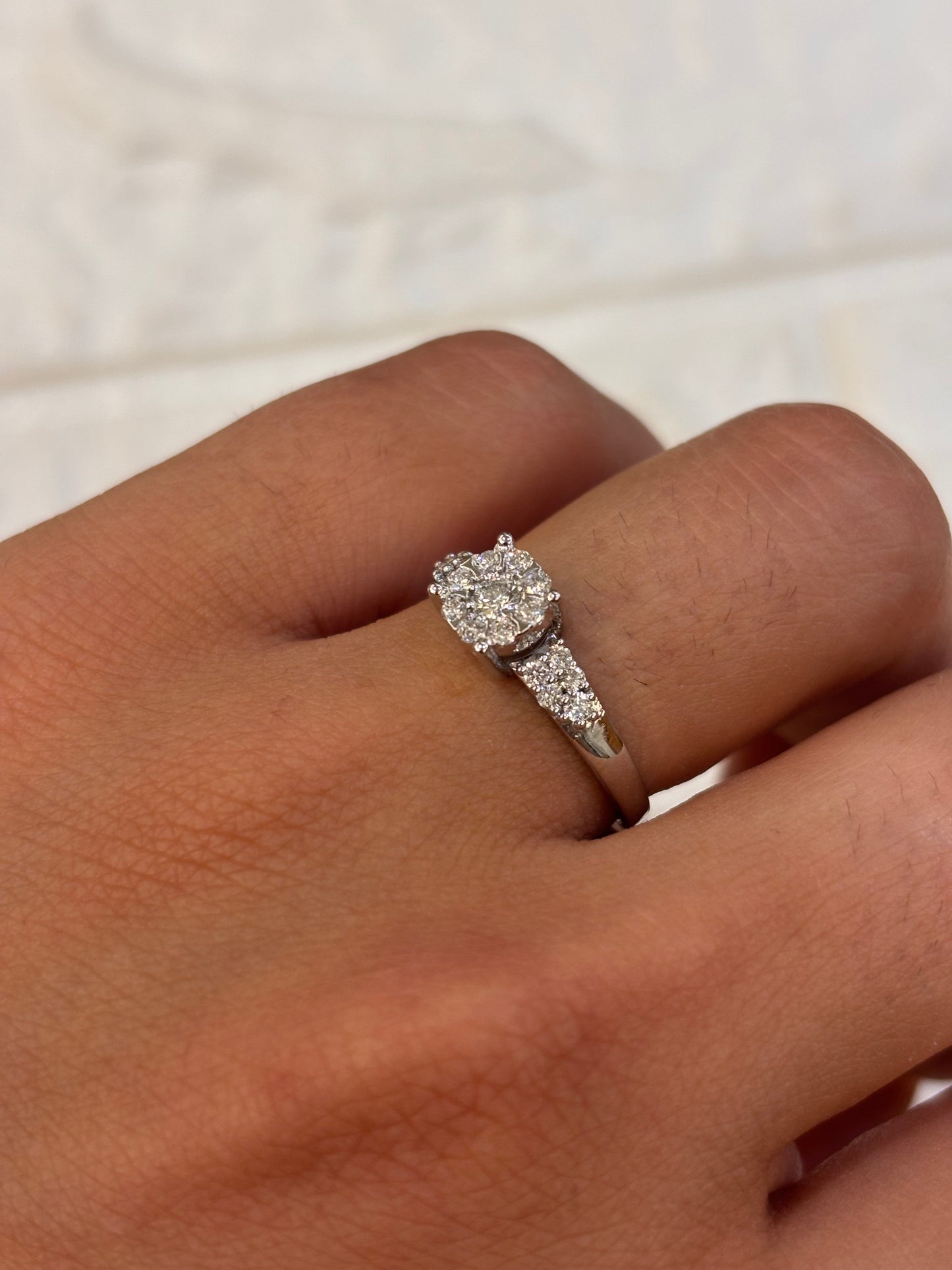 ANELLO IN ORO BIANCO CON PAVÉ DI DIAMANTI PROMESSE GIOIELLI FM17