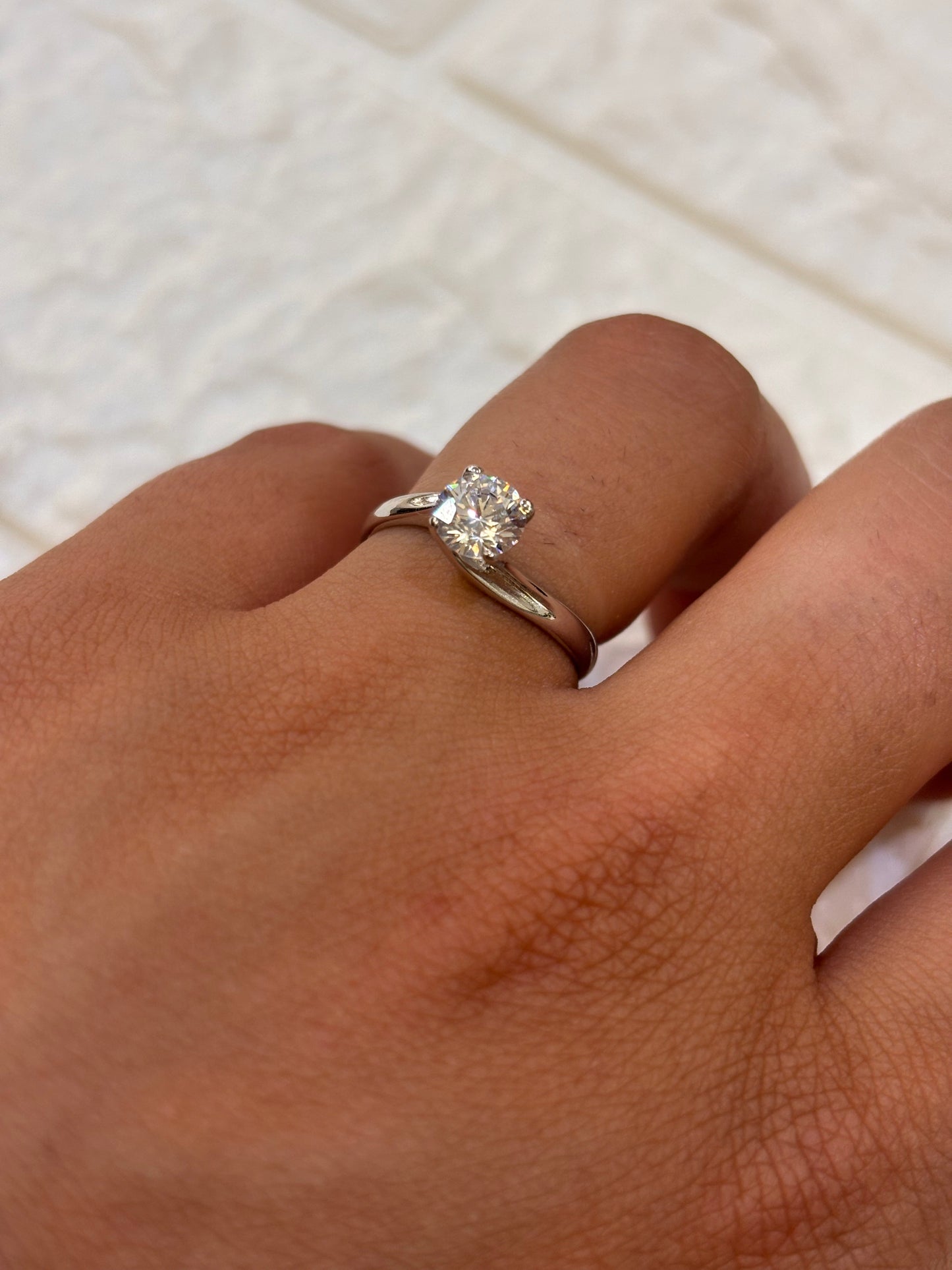 Anello Solitario Oro Bianco 18 Carati