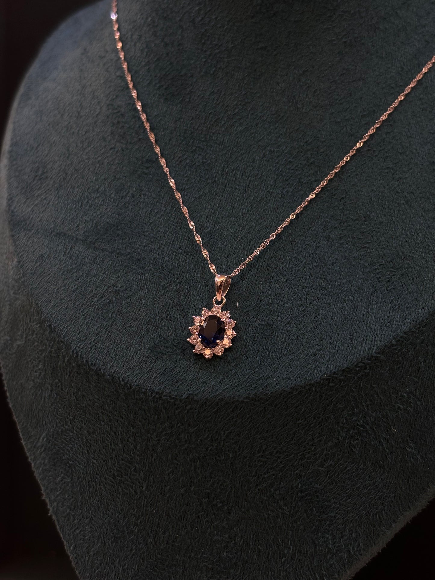 Collana Kate Oro bianco 18 carati pietra Blu