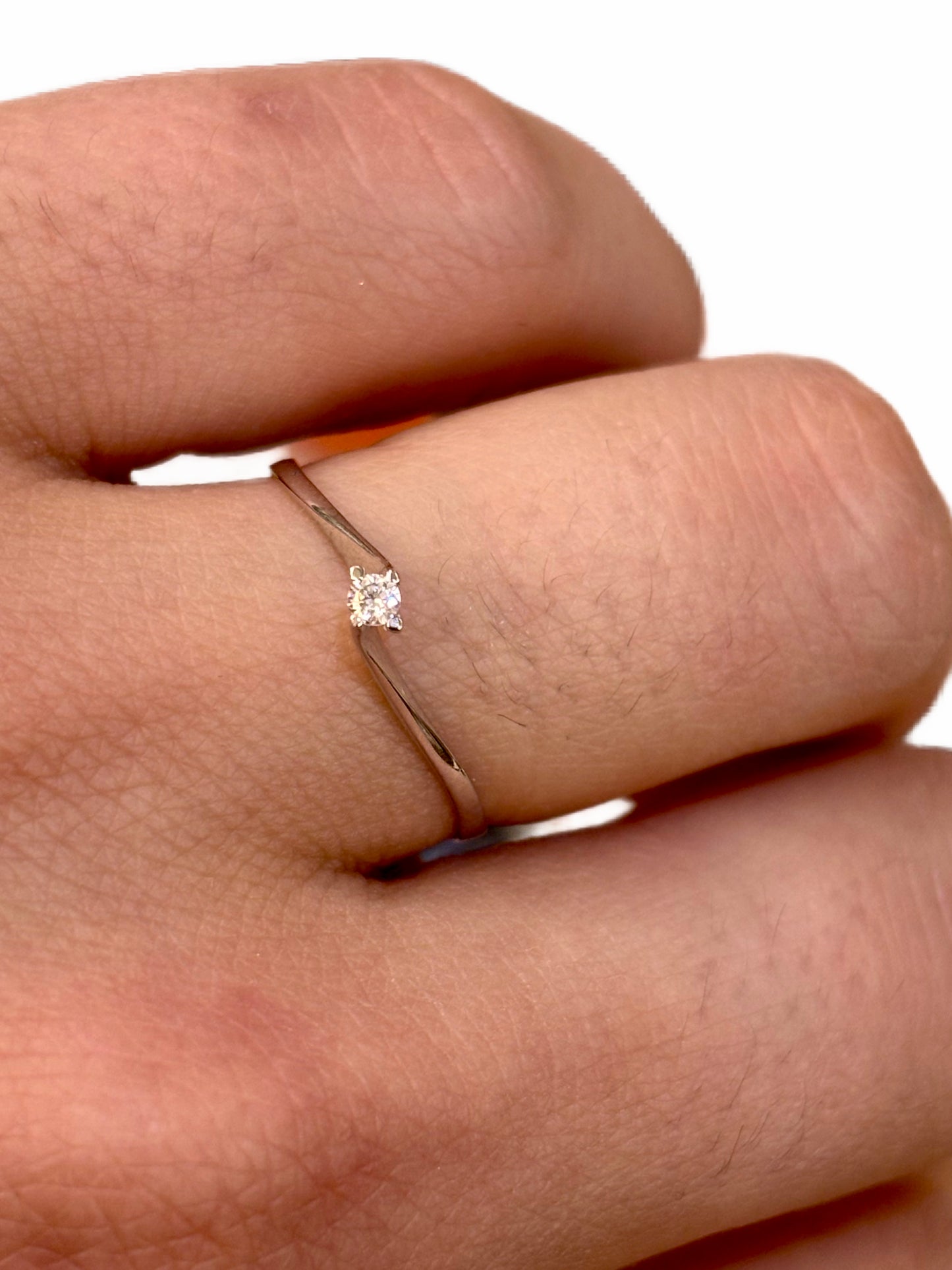Anello Oro Bianco e Diamante 0,04 TH1504”