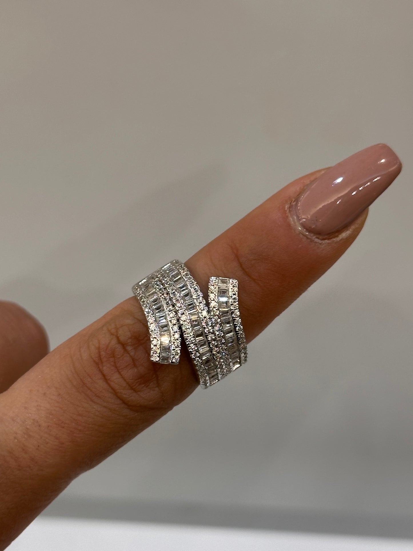 Anello Doppio Giro Con Zirconi Taglio Baguette