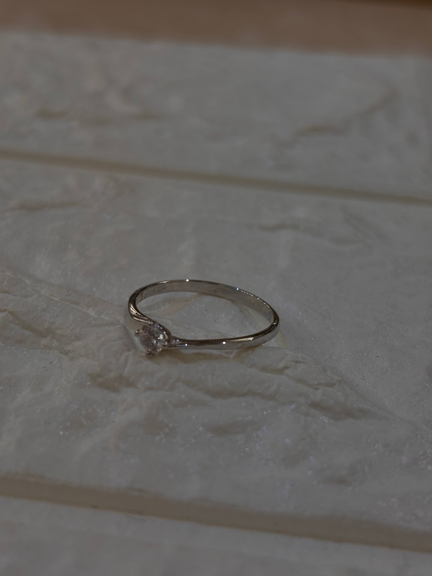 Anello Solitario Oro Bianco 18 Carati