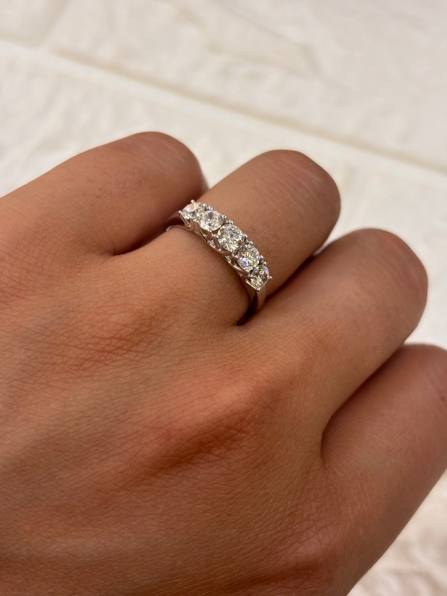 Anello Veretta 5 Pietre Oro Bianco 18 Carati