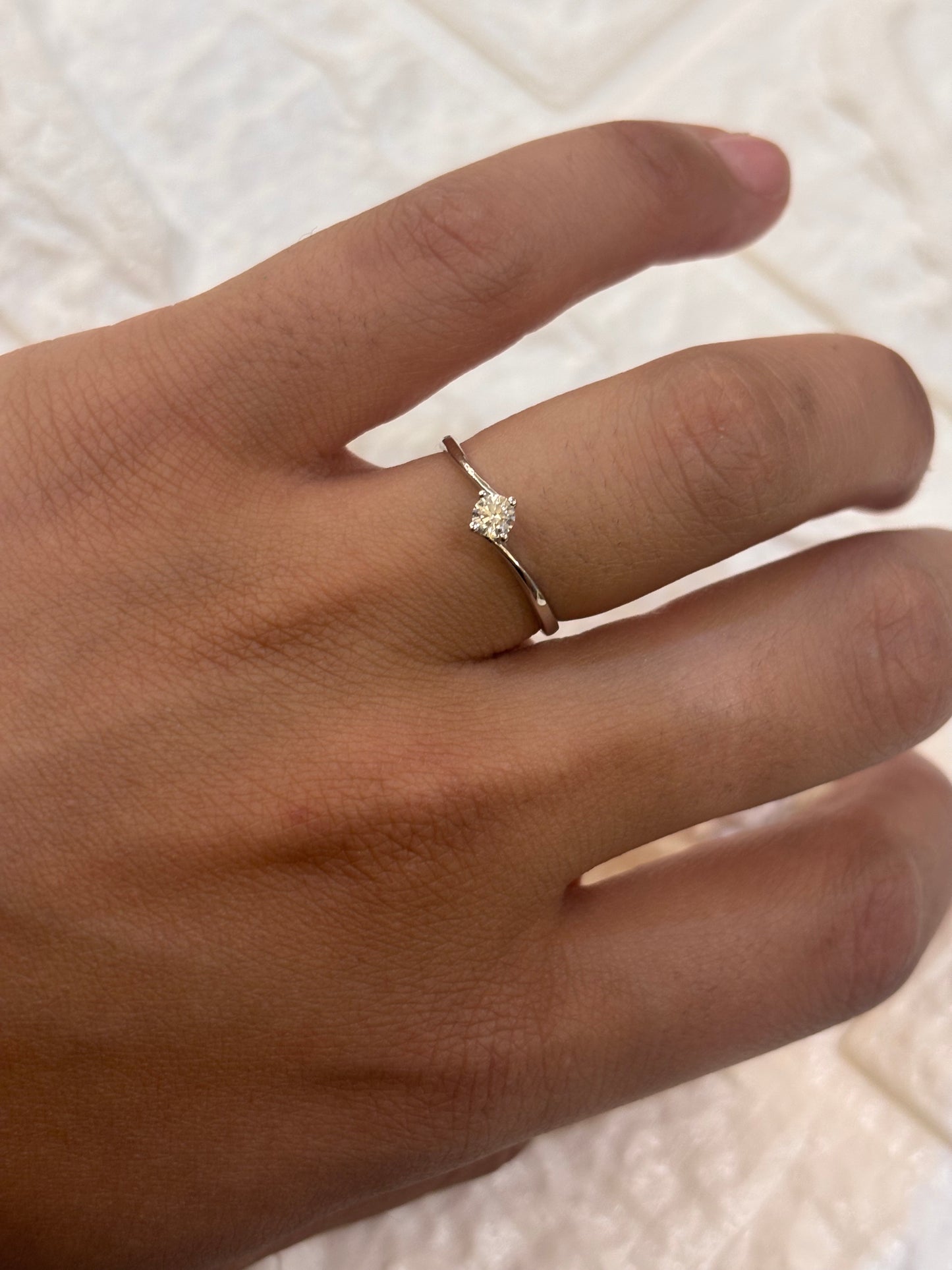 Anello Solitario Oro Bianco 18 Carati