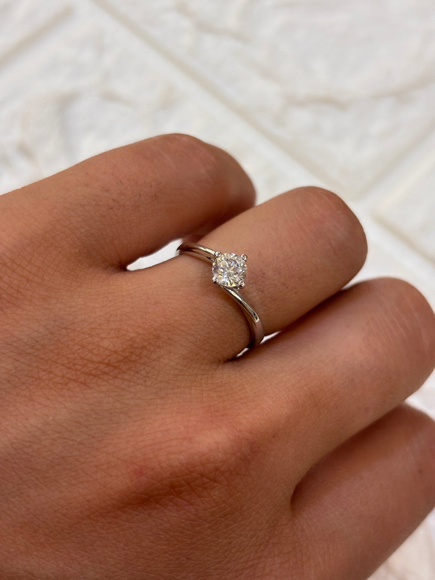 Anello Solitario Oro Bianco 18 Carati