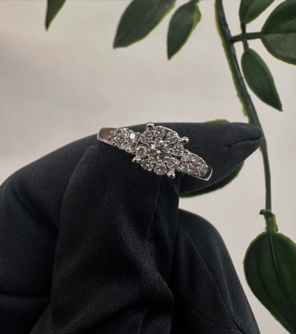 ANELLO IN ORO BIANCO CON PAVÉ DI DIAMANTI PROMESSE GIOIELLI FM17