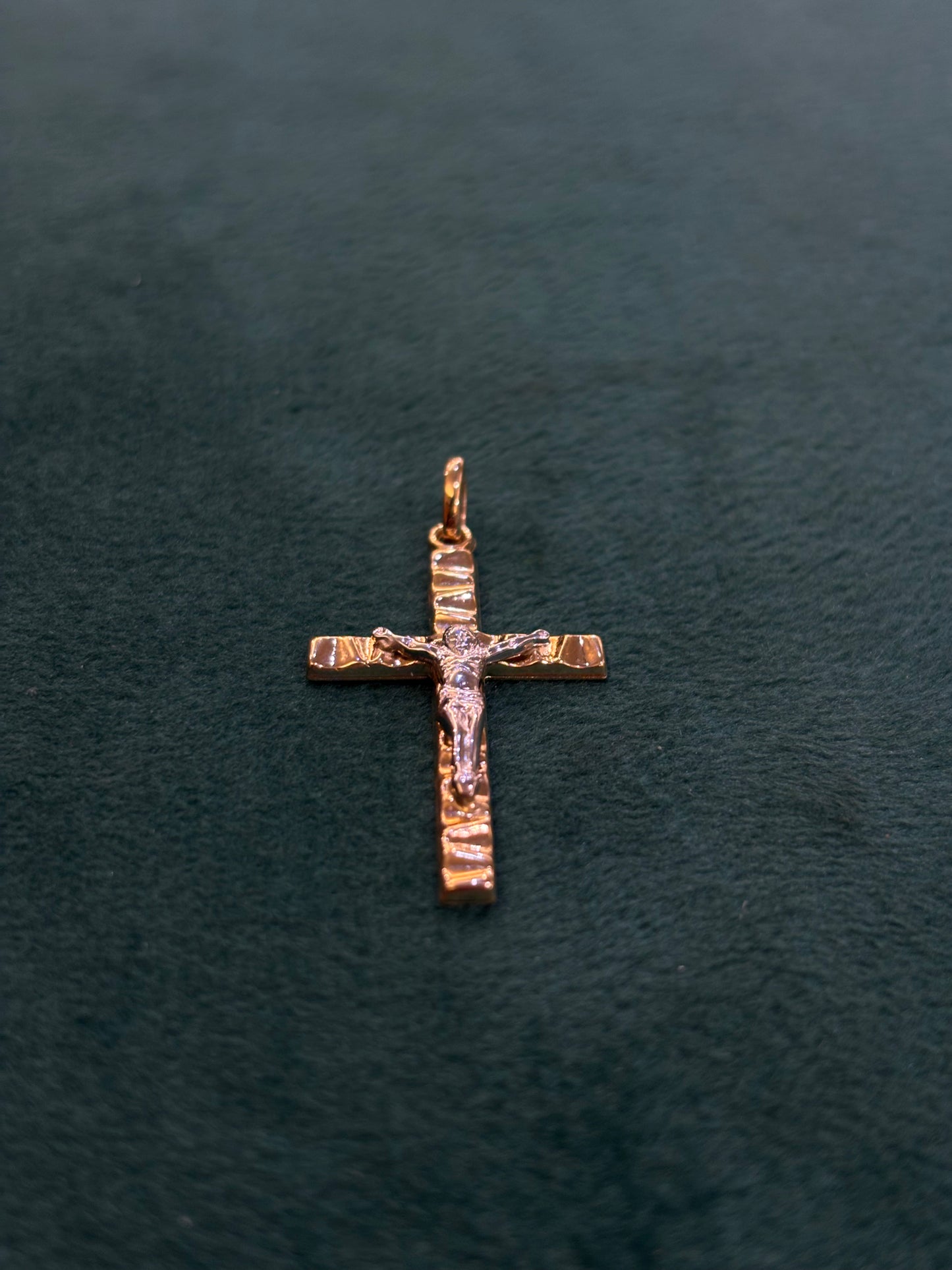 Ciondolo Croce con Cristo Oro Giallo e Bianco 18 Carati