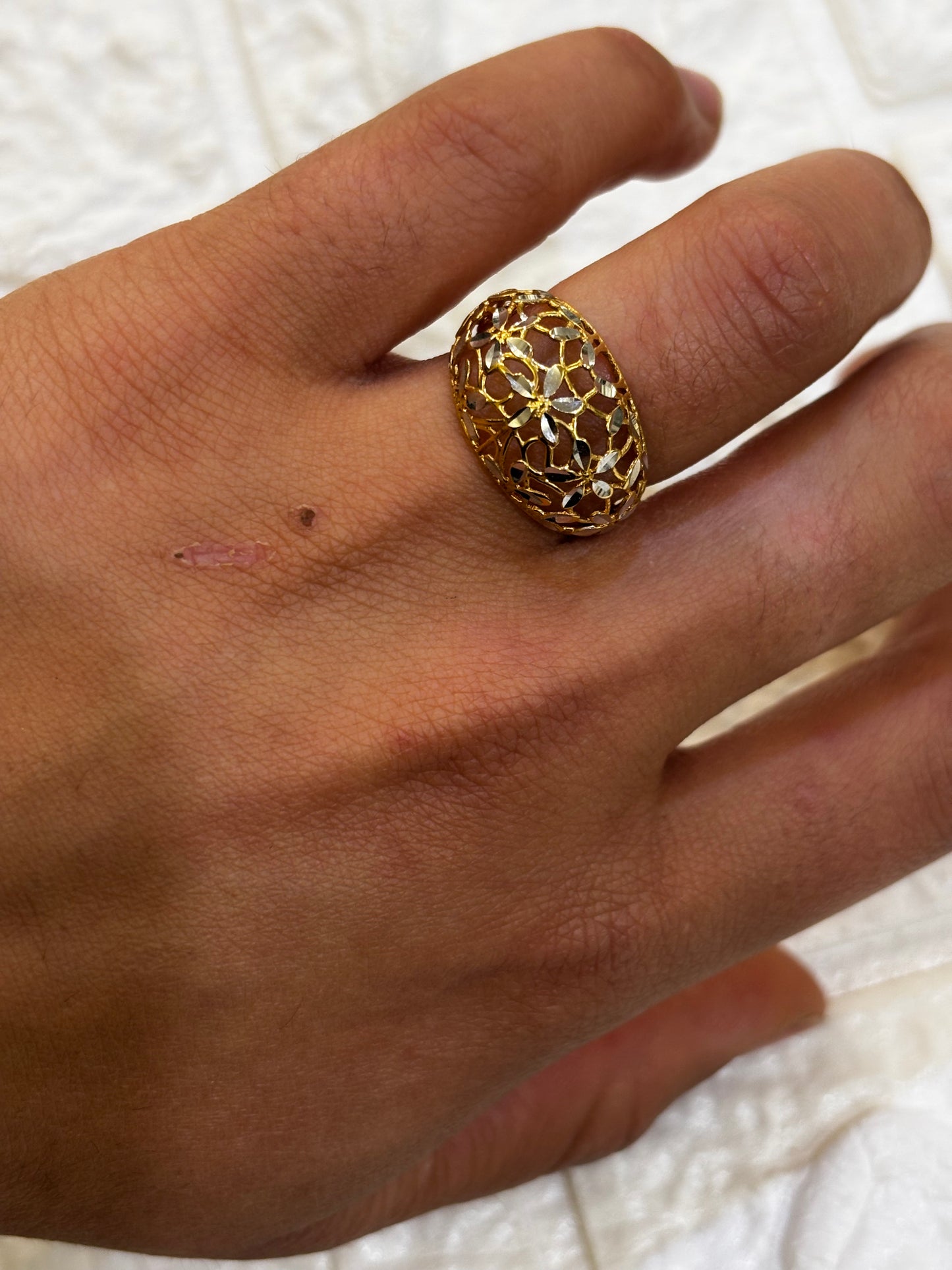 Anello Bombato con filigrana Oro Giallo 18 Carati