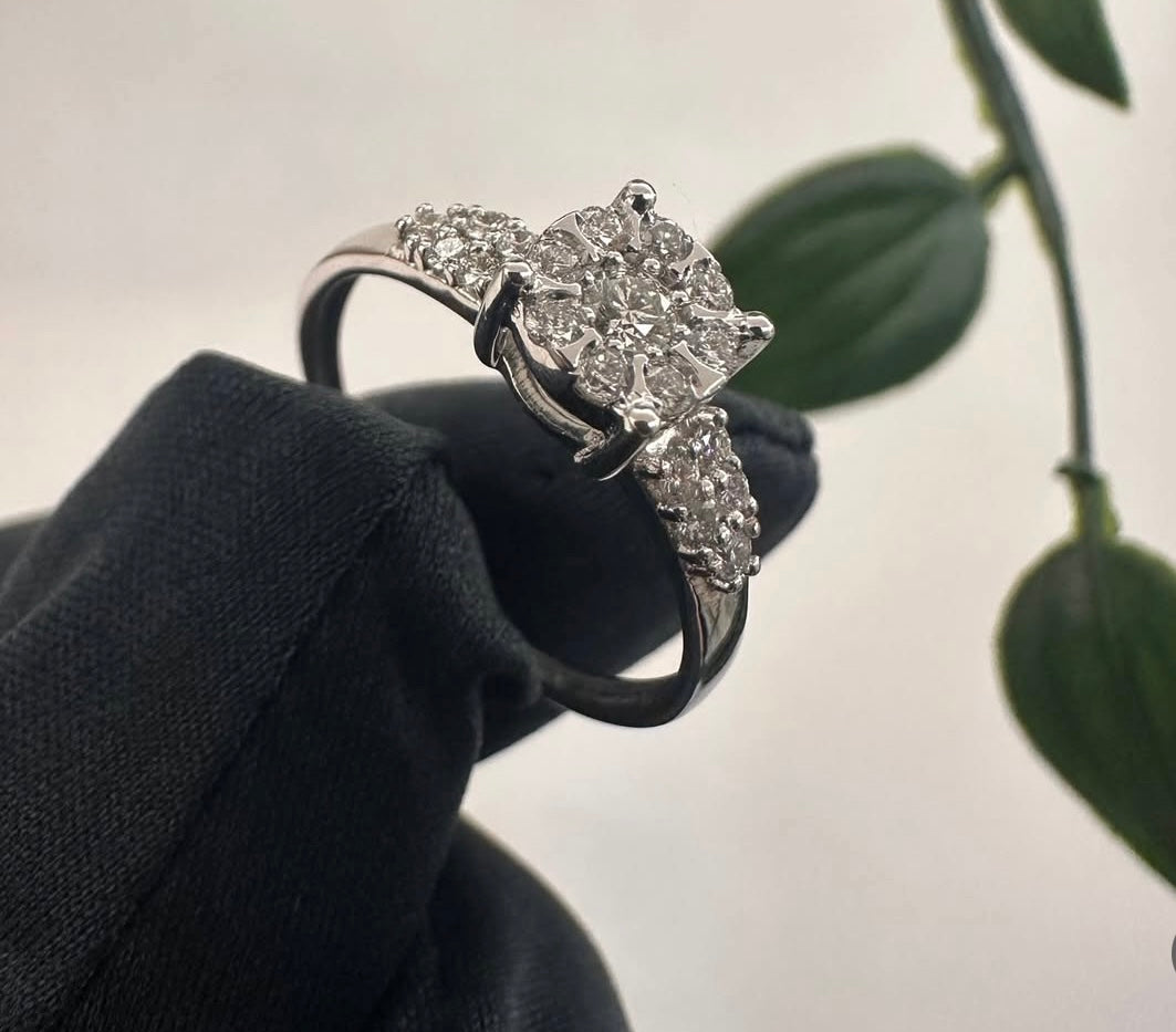 ANELLO IN ORO BIANCO CON PAVÉ DI DIAMANTI  PROMESSE GIOIELLI FM17