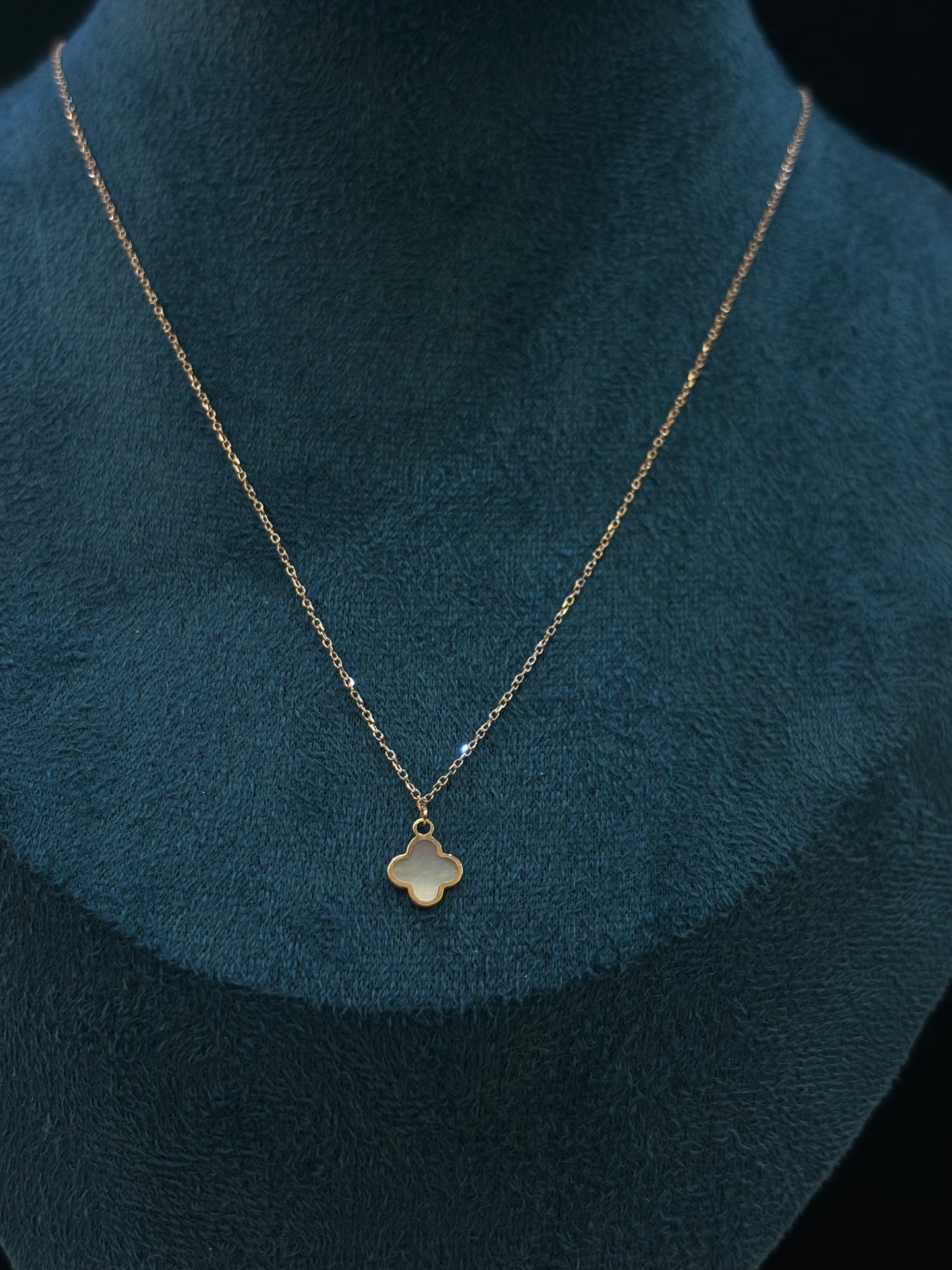 Collana Quadrifoglio madre perla Oro Giallo 18 carati