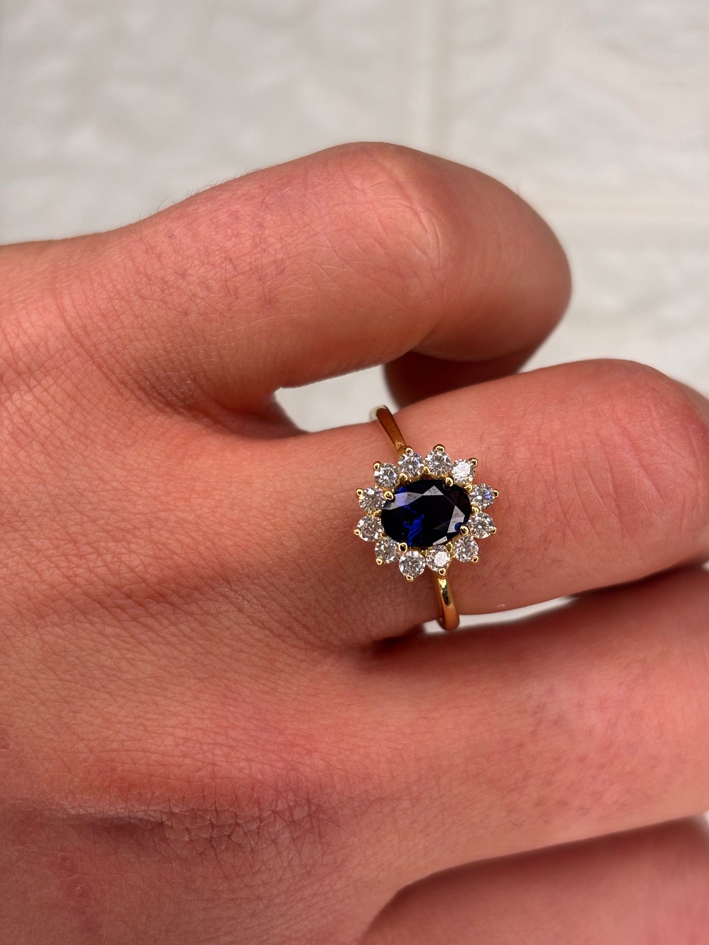 Anello Kate Oro Giallo 18 Carati pietra color Zaffiro