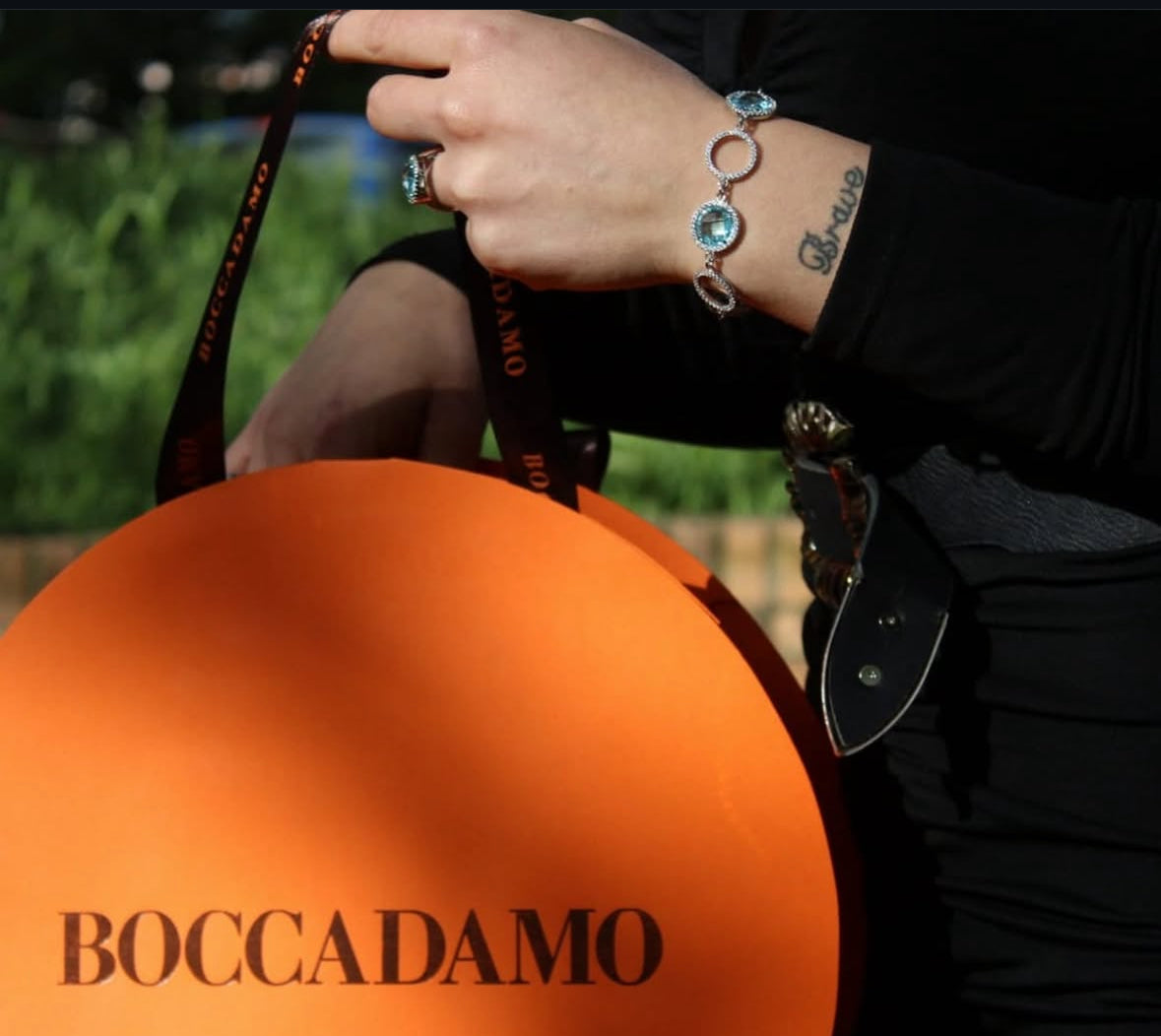 Bracciale con cristalli  e
zirconi