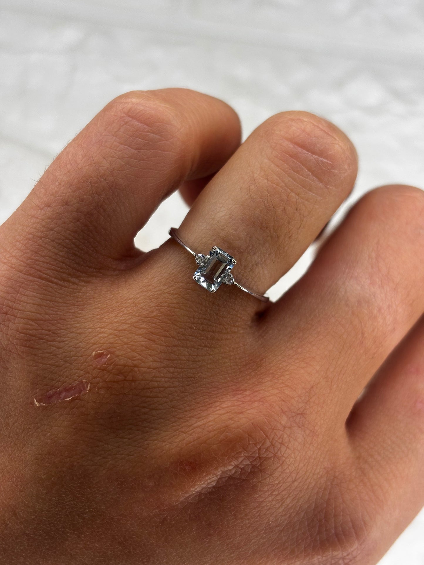 Anello Rettangolare in oro 18 carati Acquamarina e Diamanti PROMESSE GIOIELLI
