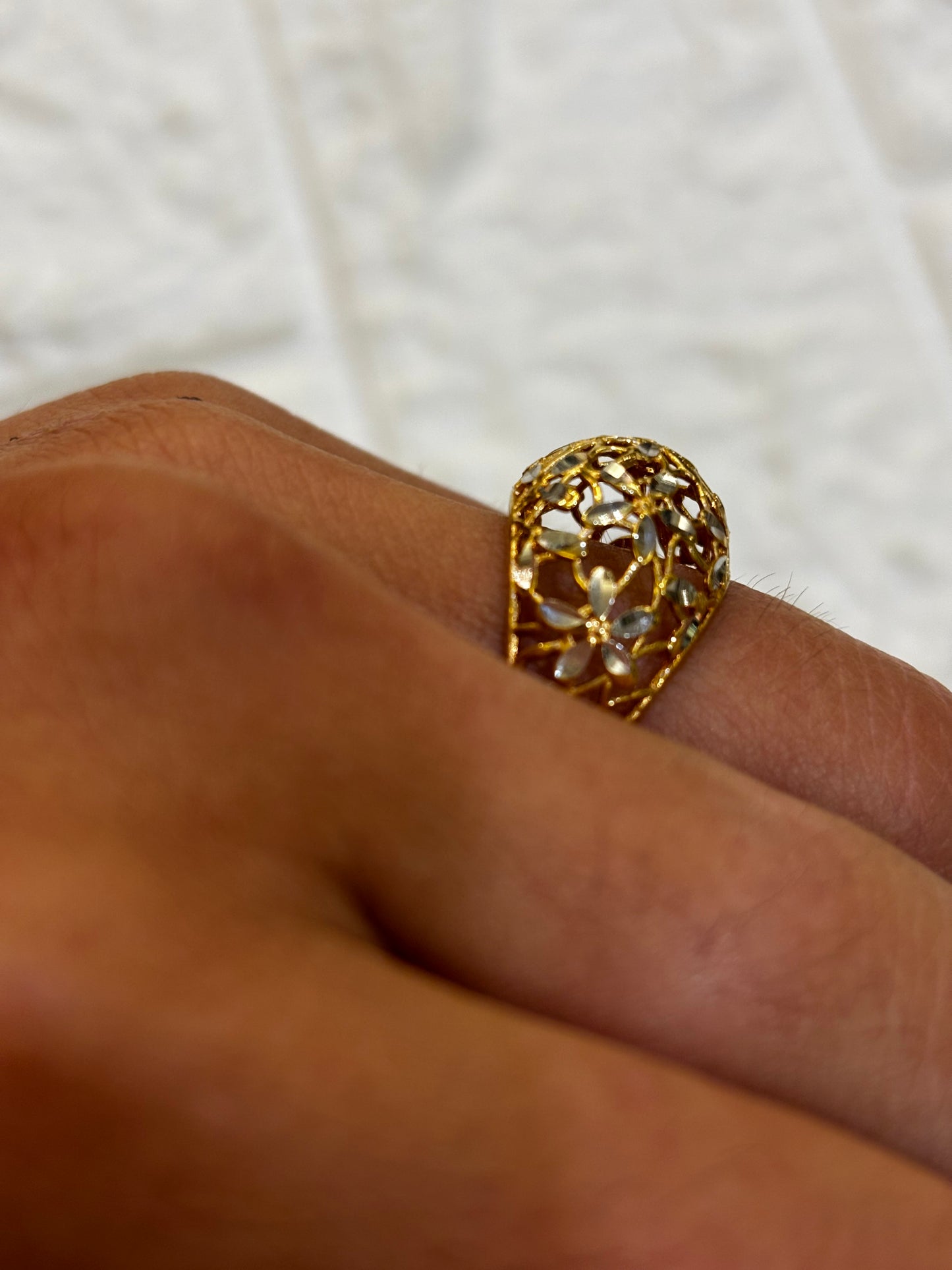 Anello Bombato con filigrana Oro Giallo 18 Carati