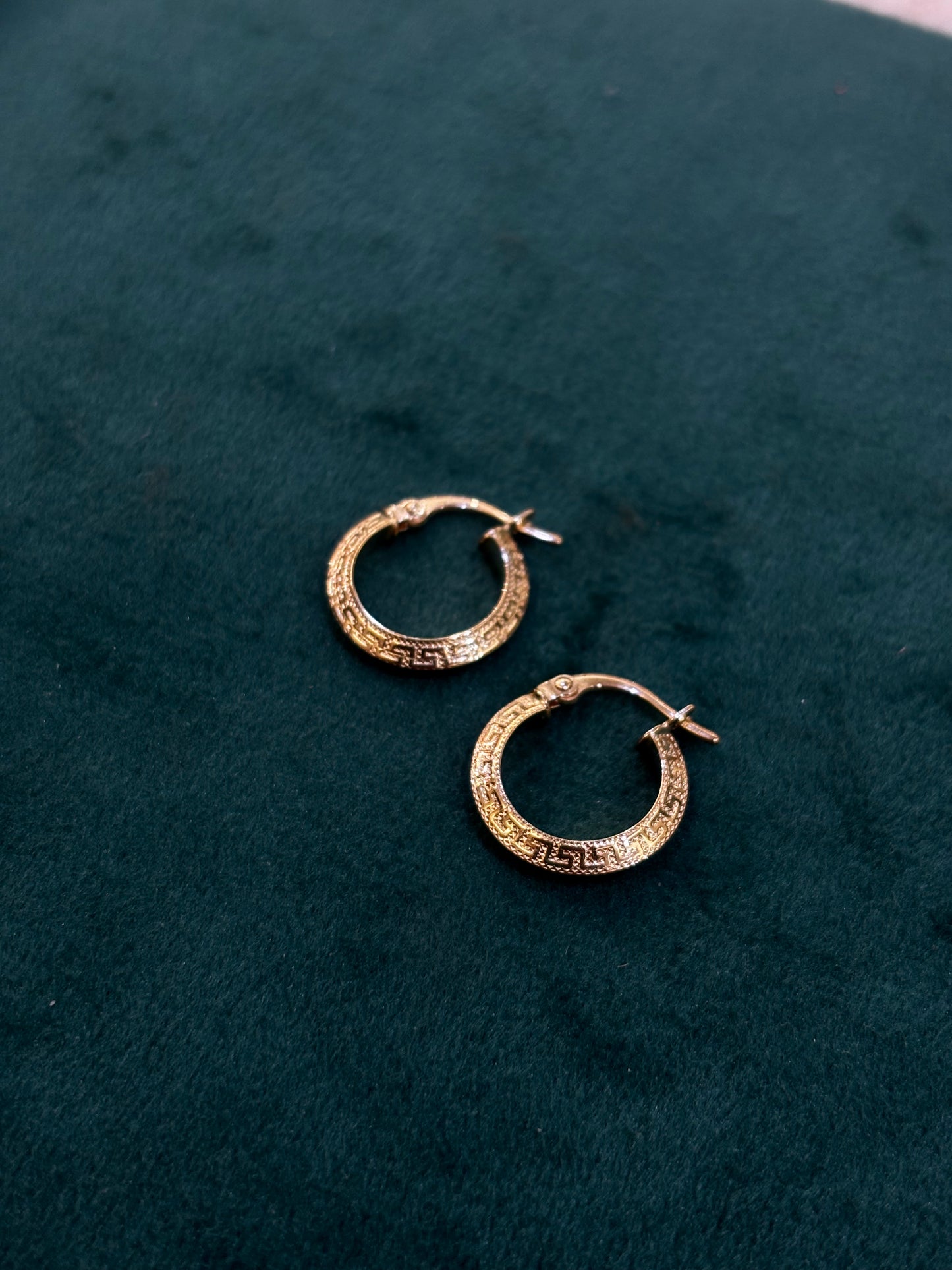 Anelli cerchio con greca oro 18 carati
