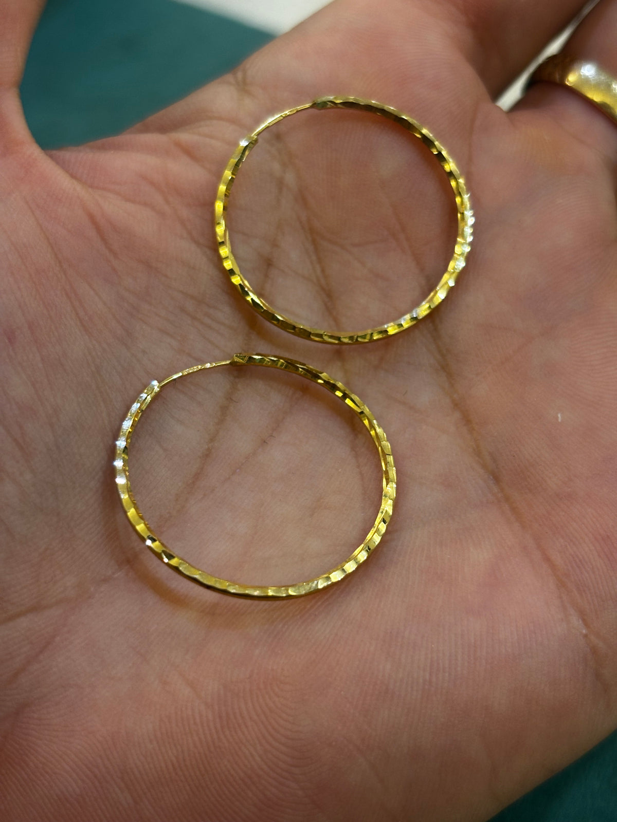Orecchini oro giallo cerchio diamantati