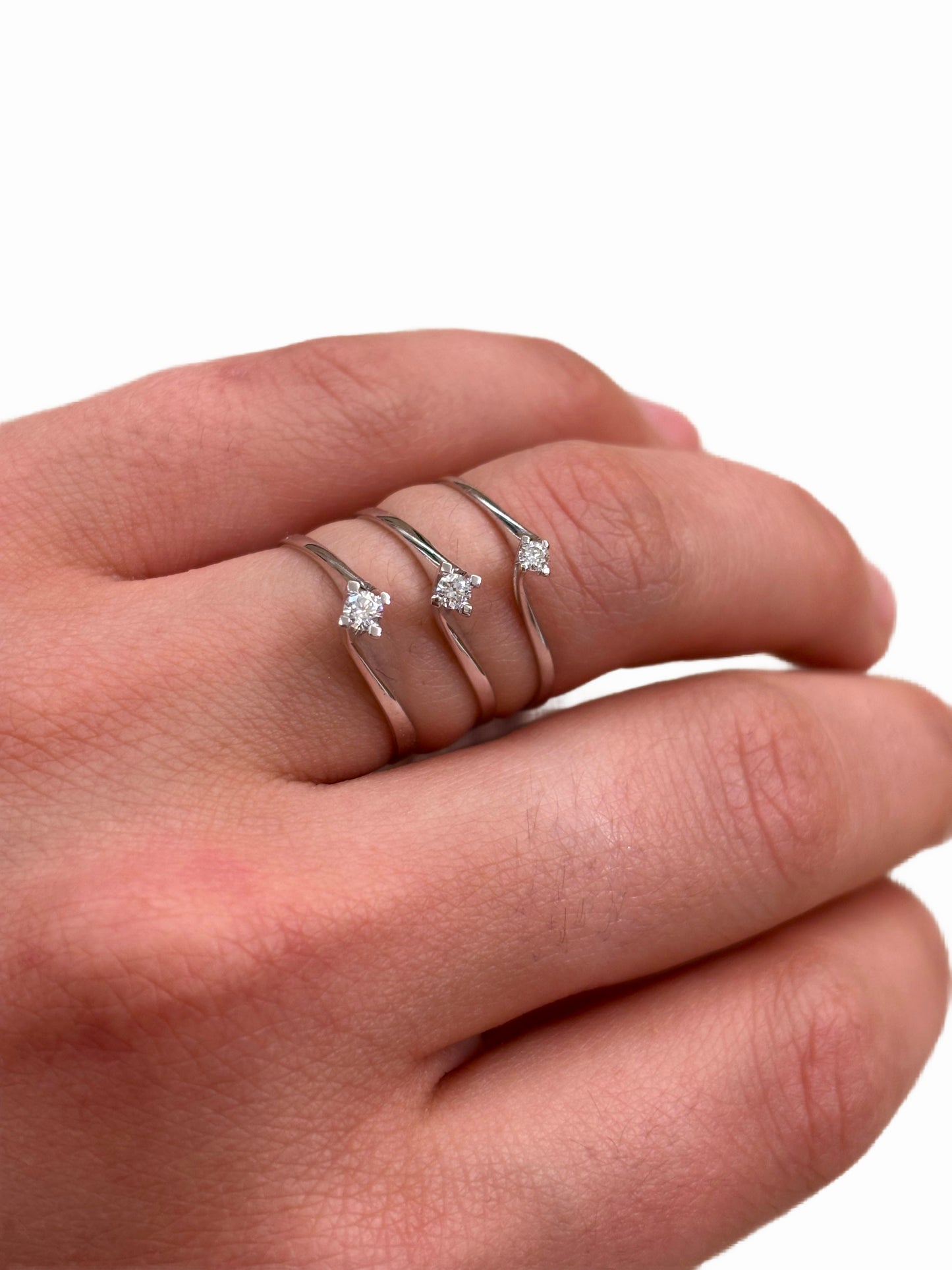 Anello Oro Bianco e Diamante 0,04 TH1504”