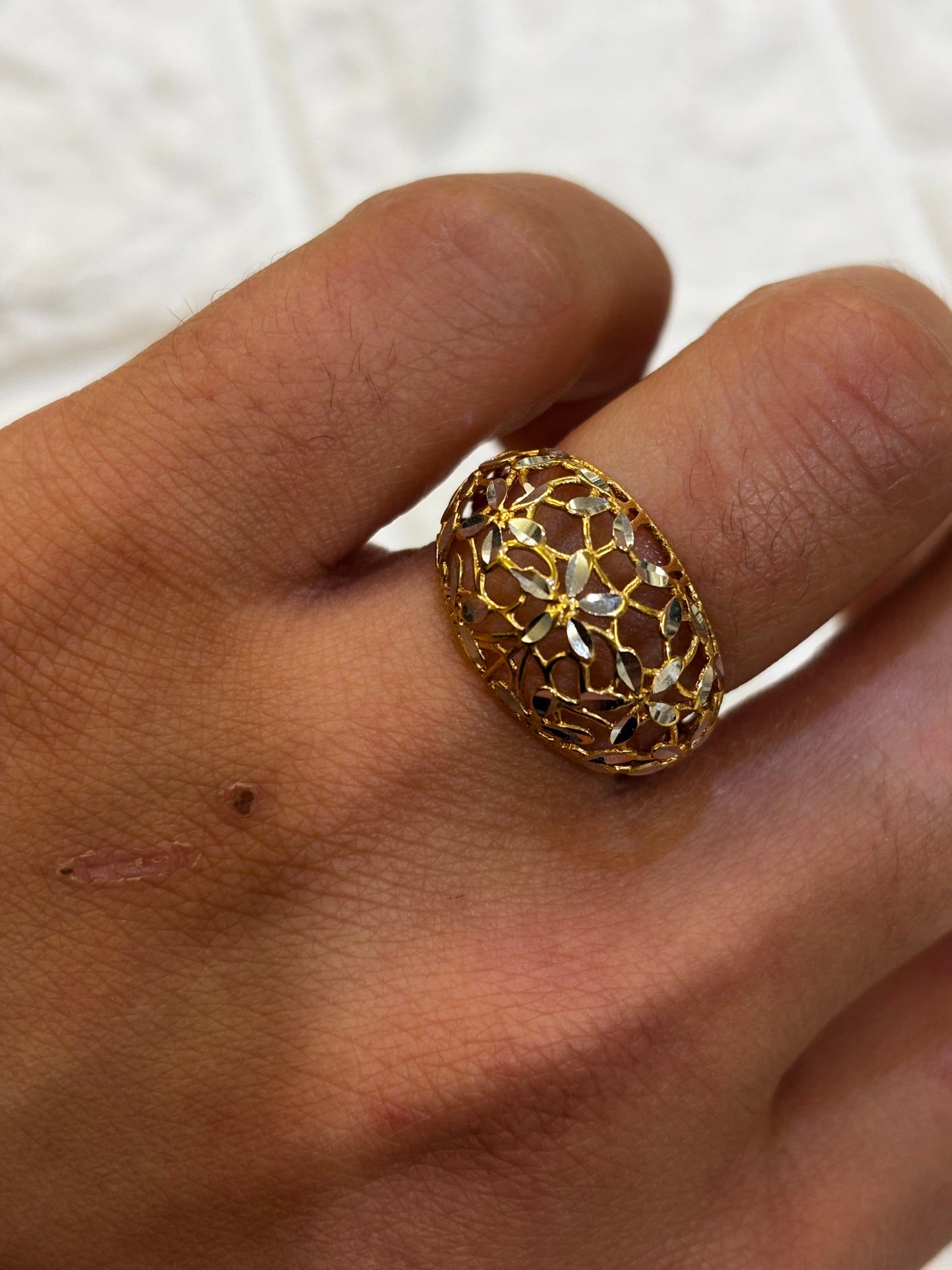 Anello Bombato con filigrana Oro Giallo 18 Carati