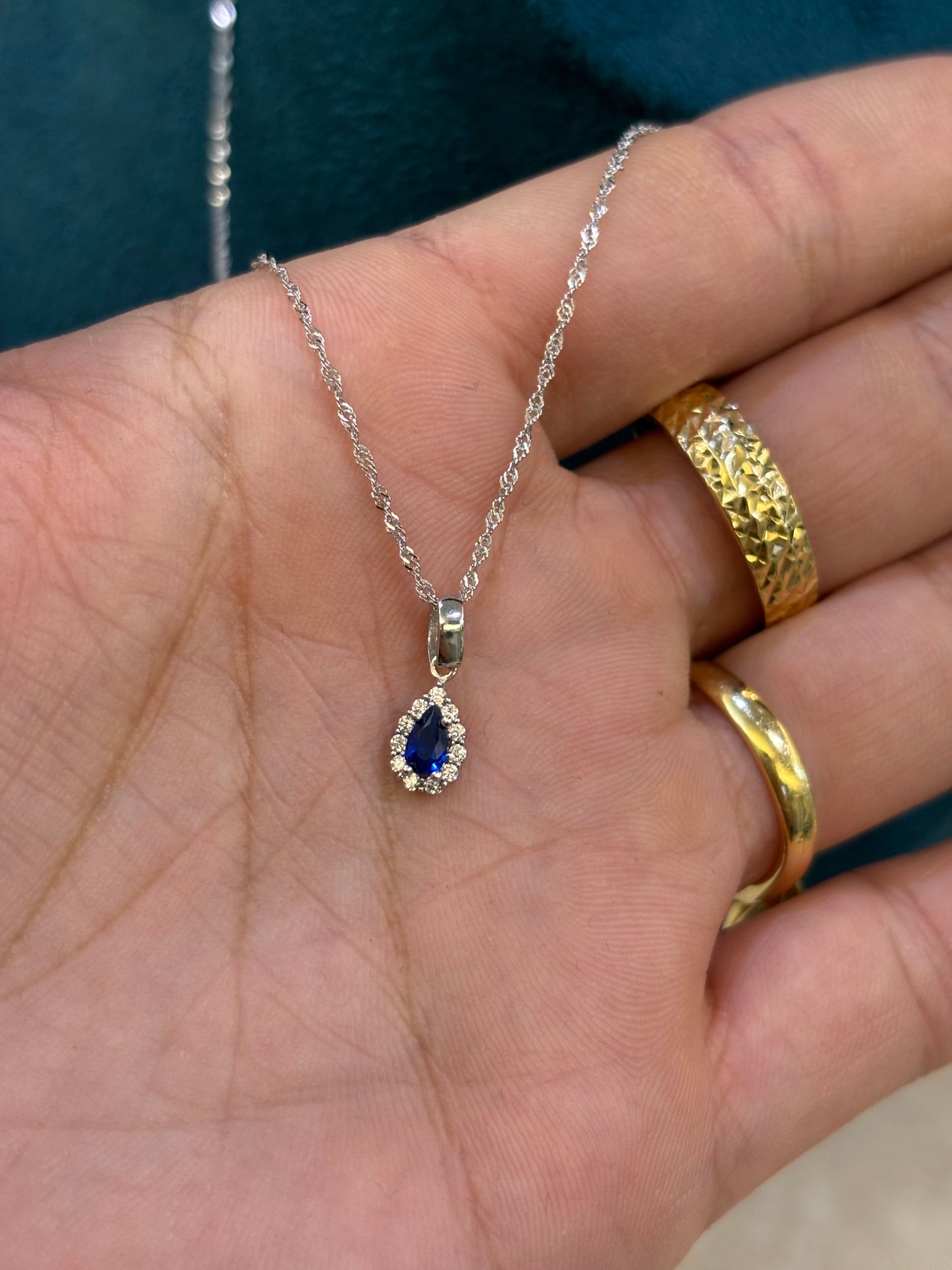 Collana Oro Bianco 18 Carati Goccia blu e zirconi