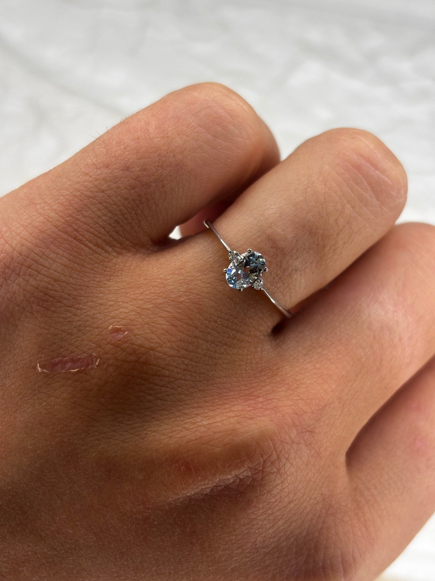 Anello Ovale in Oro 18 Carati  Acquamarina e Diamanti PROMESSE GIOIELLI