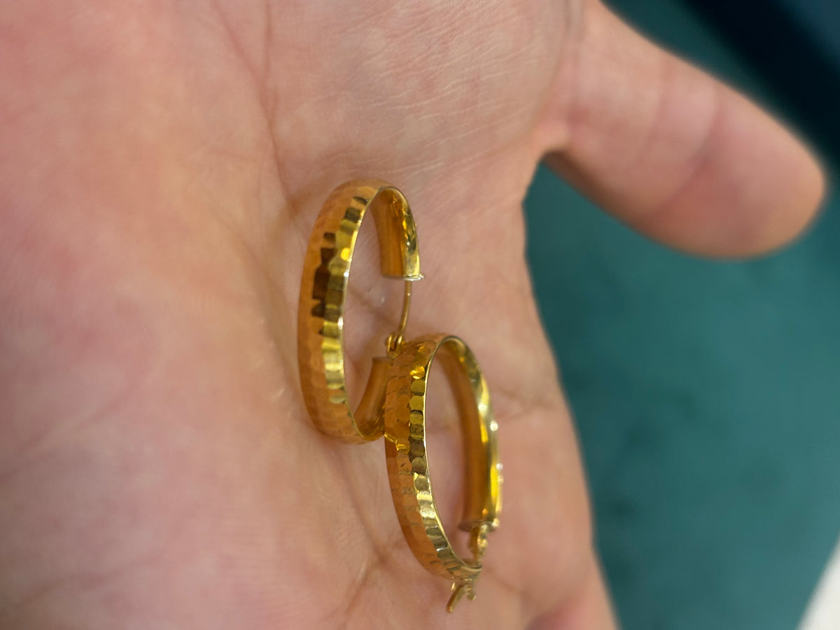 Orecchini Oro giallo cerchio Diamantato