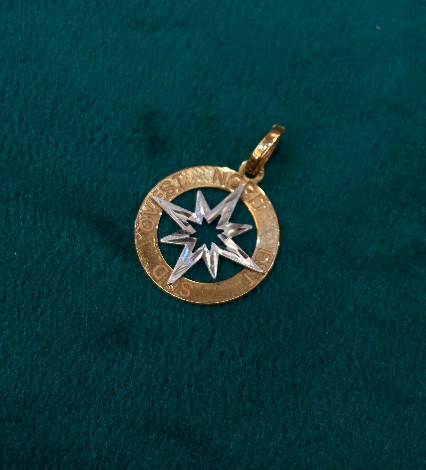 Ciondolo Rosa Dei Venti Oro 18 Carati cod. 01