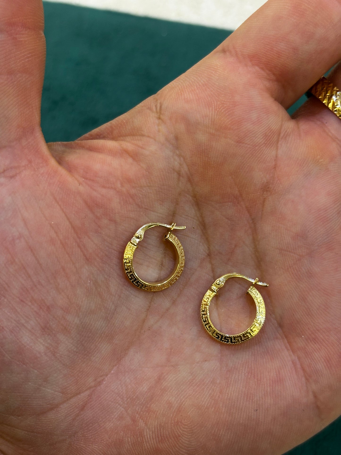 Anelli cerchio con greca oro 18 carati